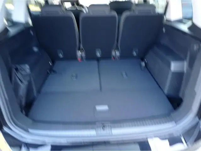 Volkswagen Touran view 17