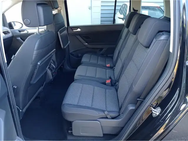 Volkswagen Touran view 8