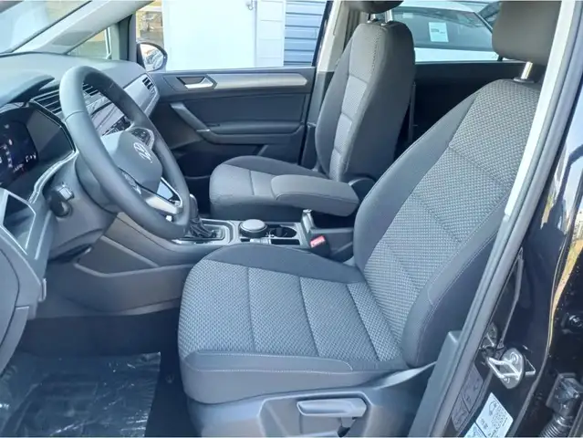 Volkswagen Touran view 5