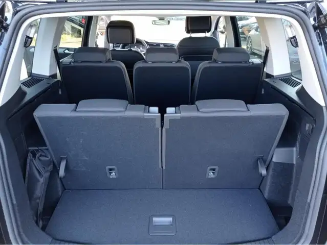 Volkswagen Touran view 18