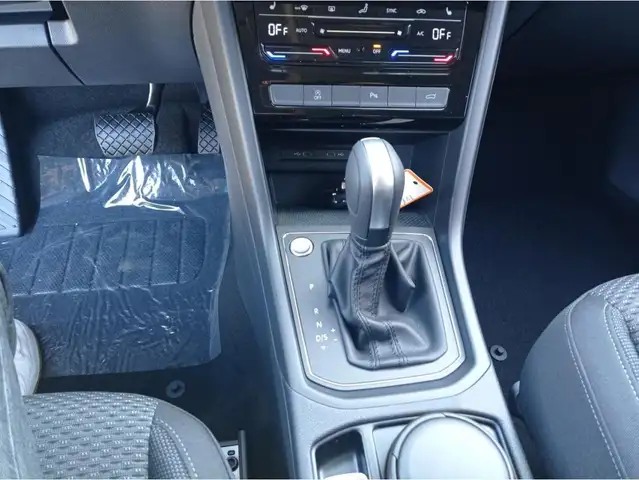 Volkswagen Touran view 13
