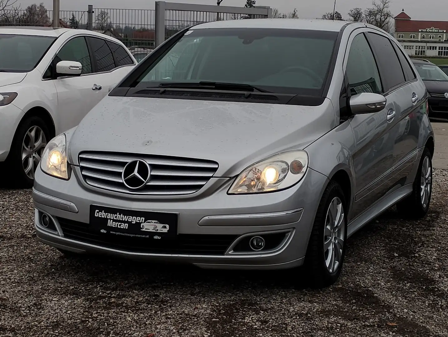 Mercedes-Benz B 180 CDI Grau - 1