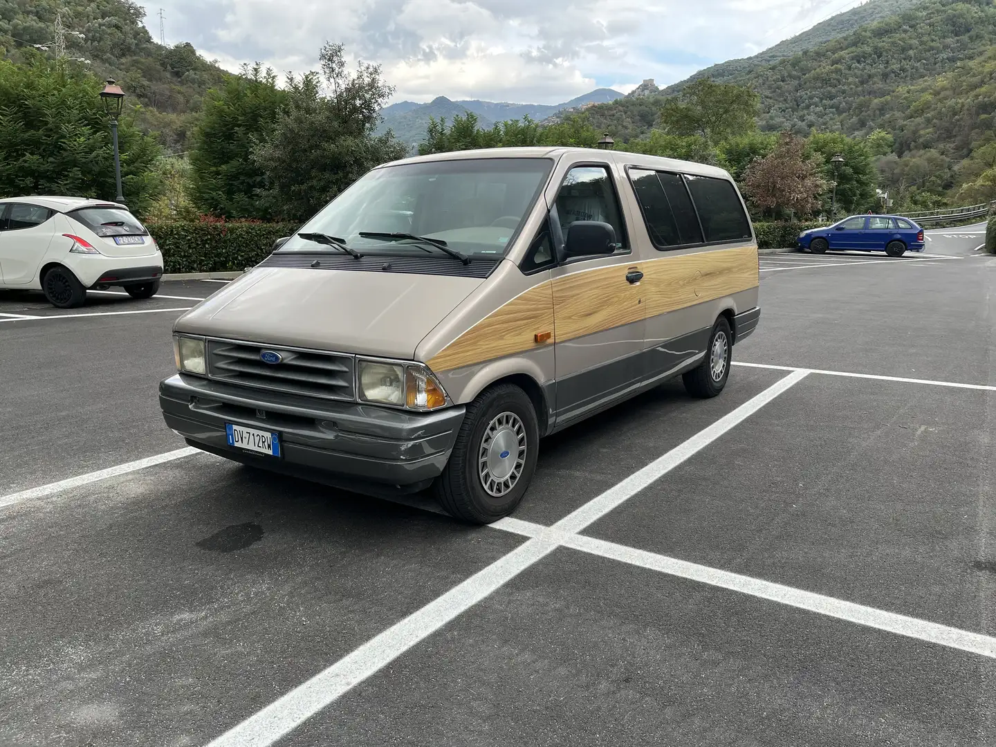 Ford Aerostar base - 1