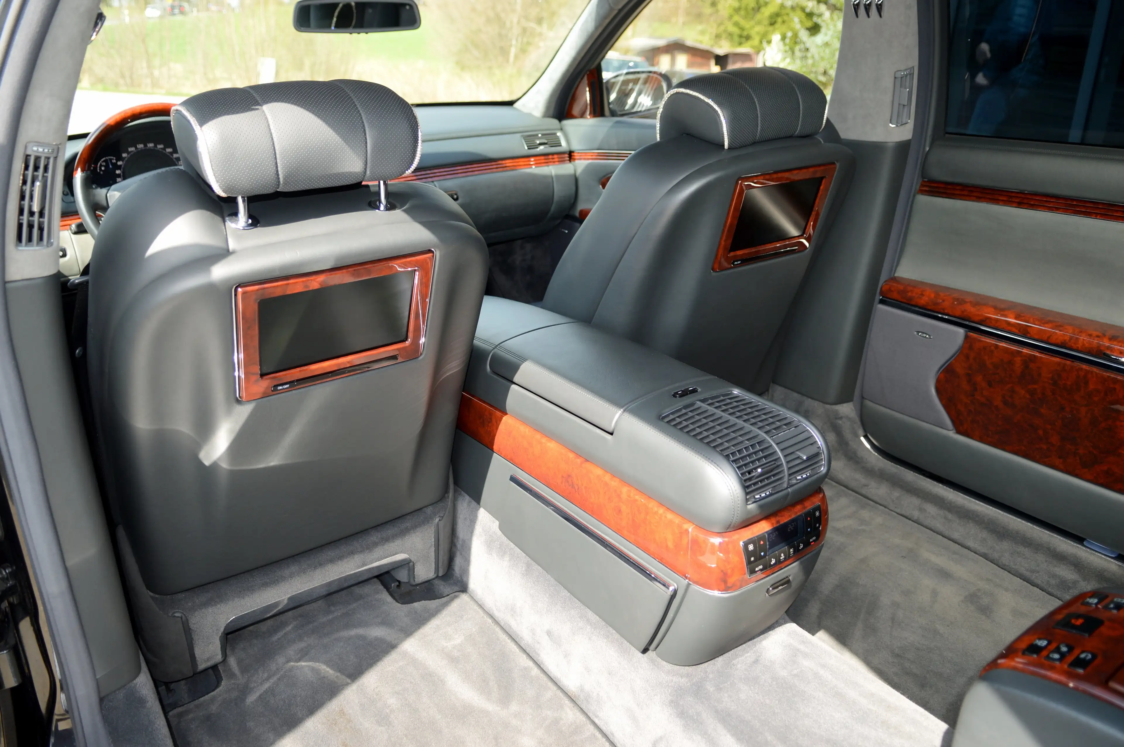 Maybach 62 62 / Swarowski / Stand-Hz. / Sitz-Klima — photo 14