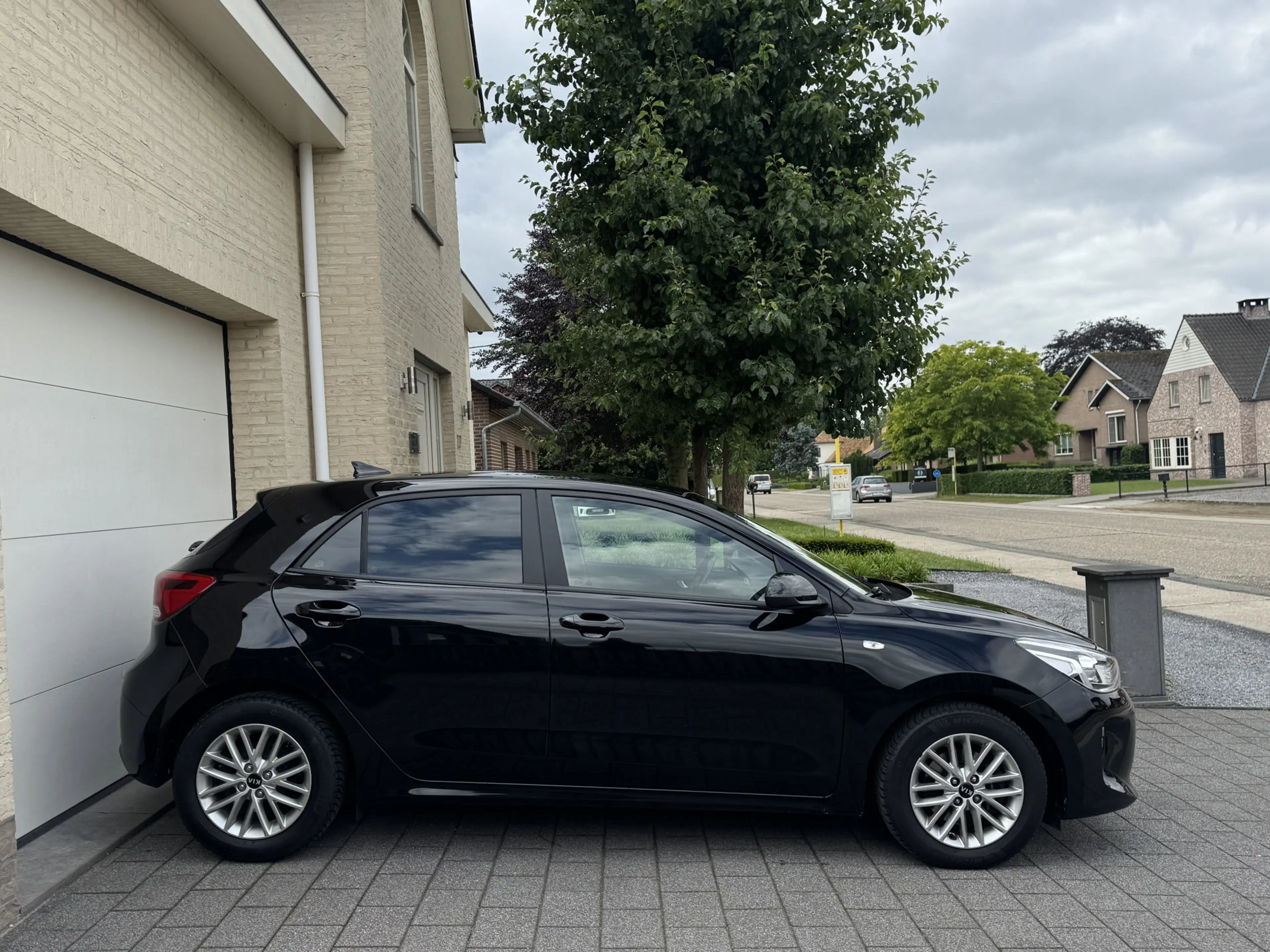 Kia Rio 1.0 TGDI ComfortPlusLine Navi Carplay Camera Cruis — photo 11