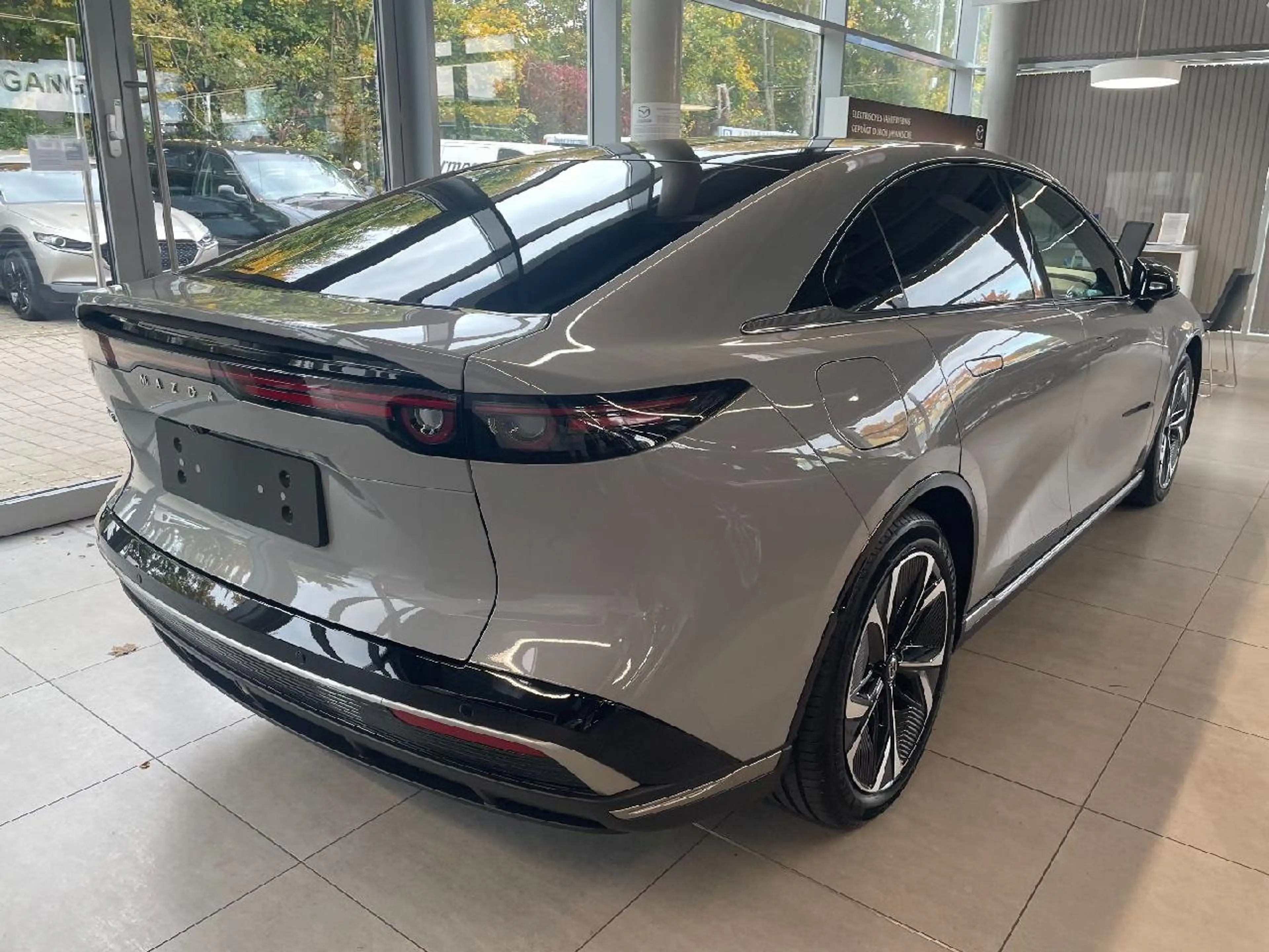 Mazda 6e 190 kW EV Takumi Plus — photo 5
