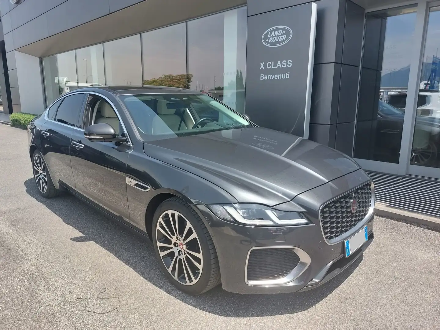 Jaguar XF 2.0 D 204 CV AWD aut. SE - 1