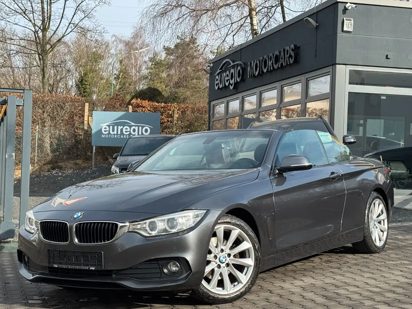 BMW 420 d Cabrio Aut. - 2 Hand - Leder - Navi /// Grau - 1