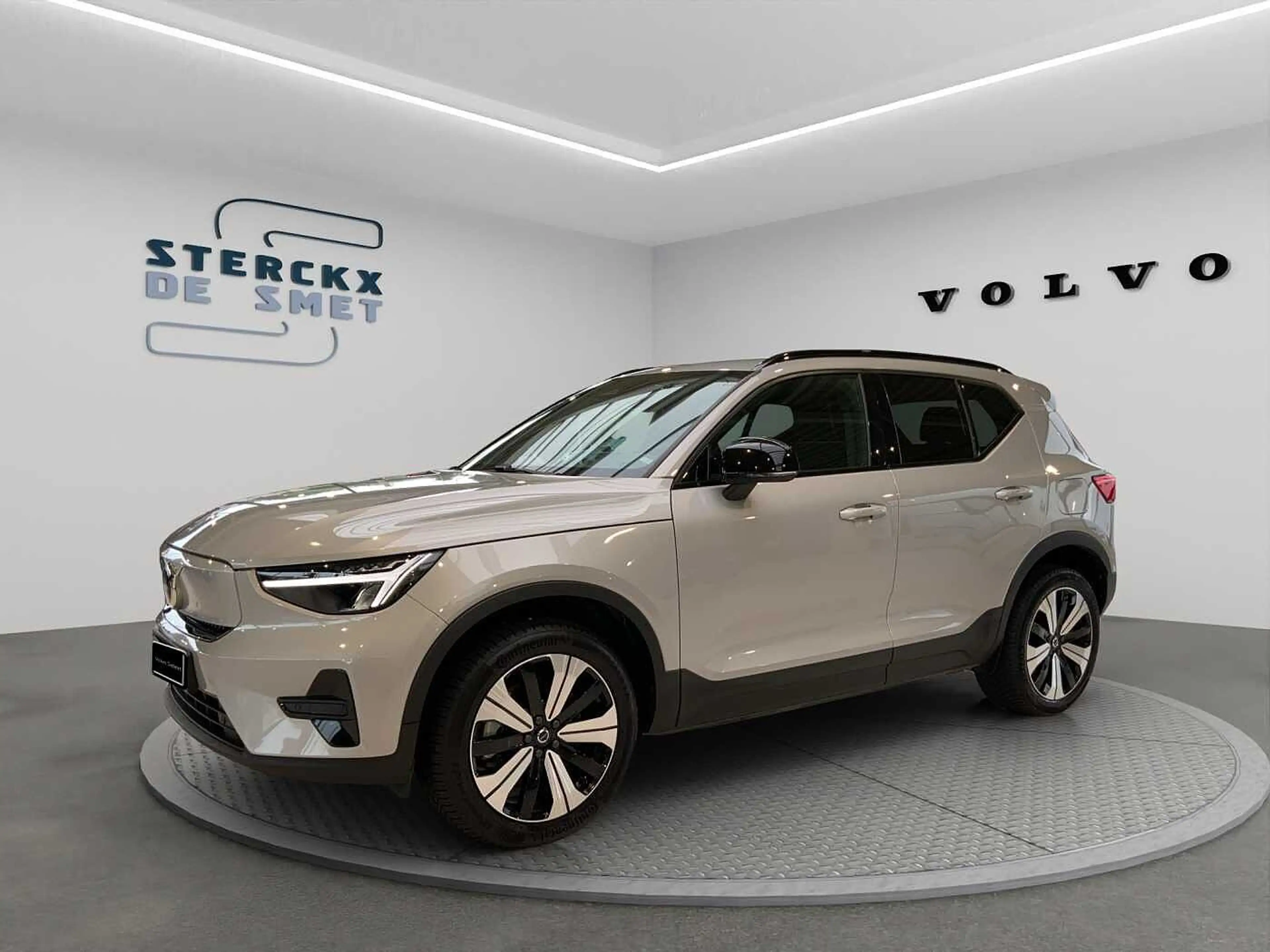Volvo XC40 Recharge Plus, Single Motor, Elektrisch + Blis + P
