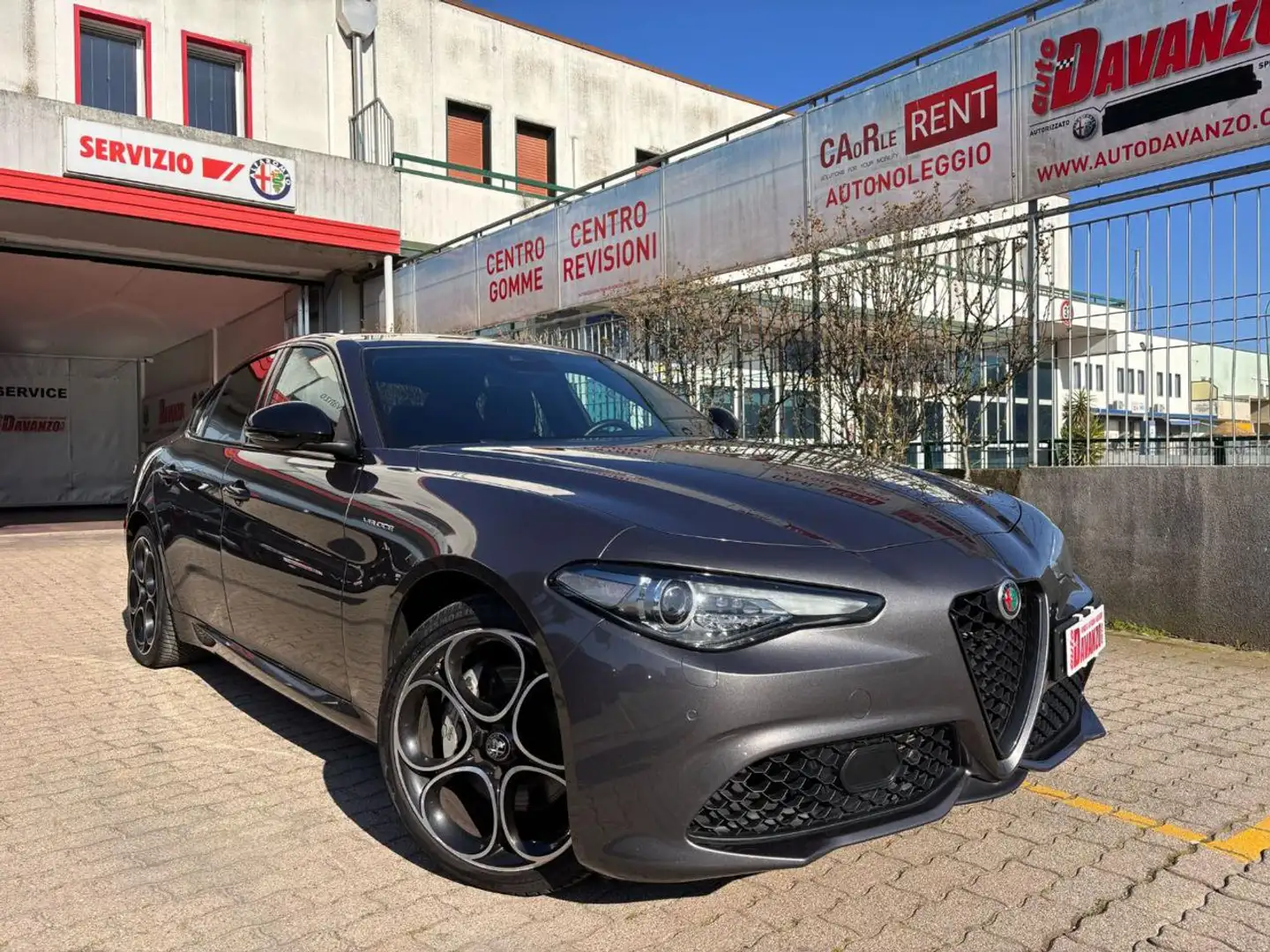 Alfa Romeo Giulia 2.0 Turbo 280 CV AT8 AWD Q4 Veloce in arrivo Grigio - 1