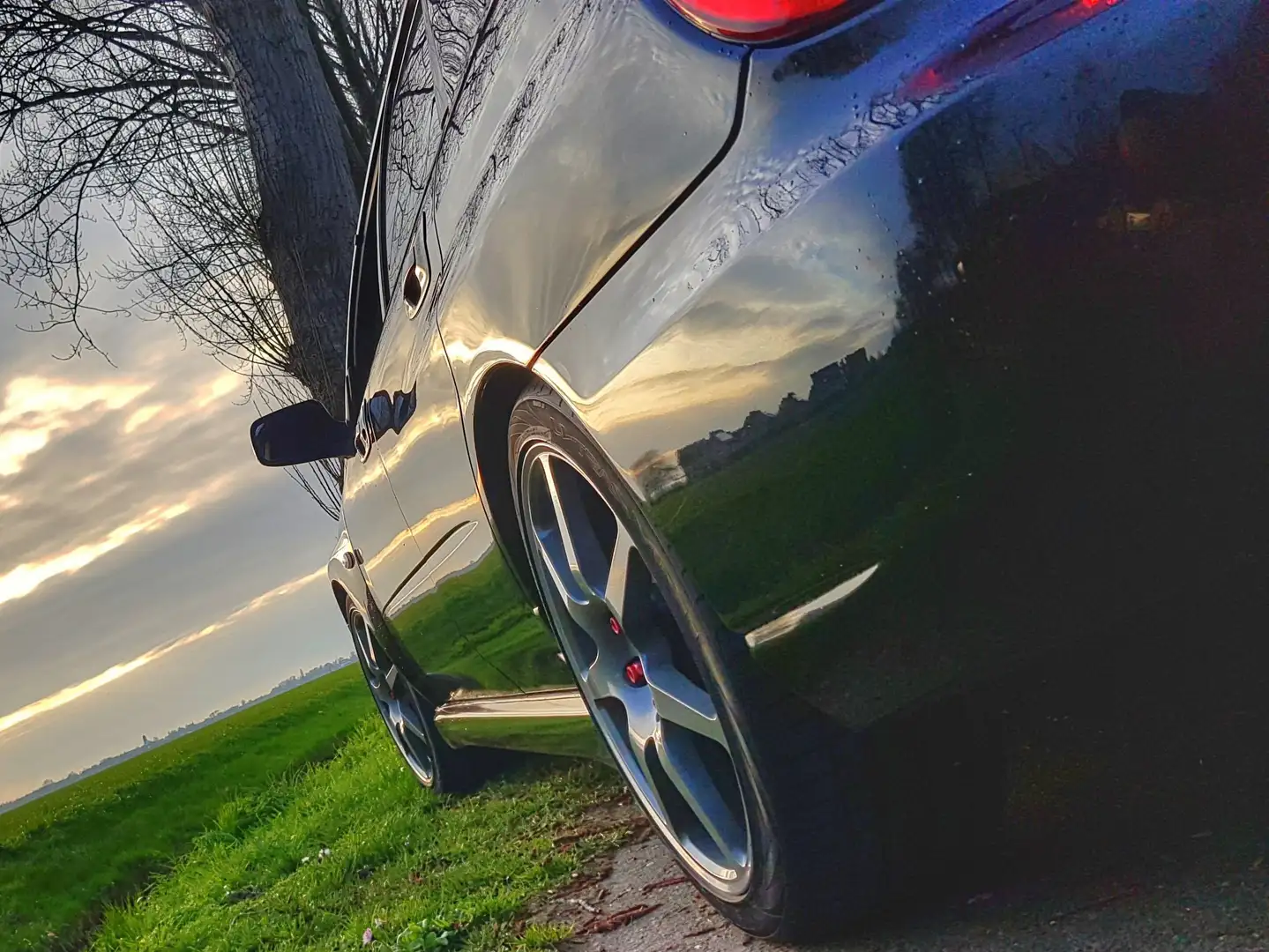 Subaru Impreza Impreza 2.0 WRX AWD Zwart - 2