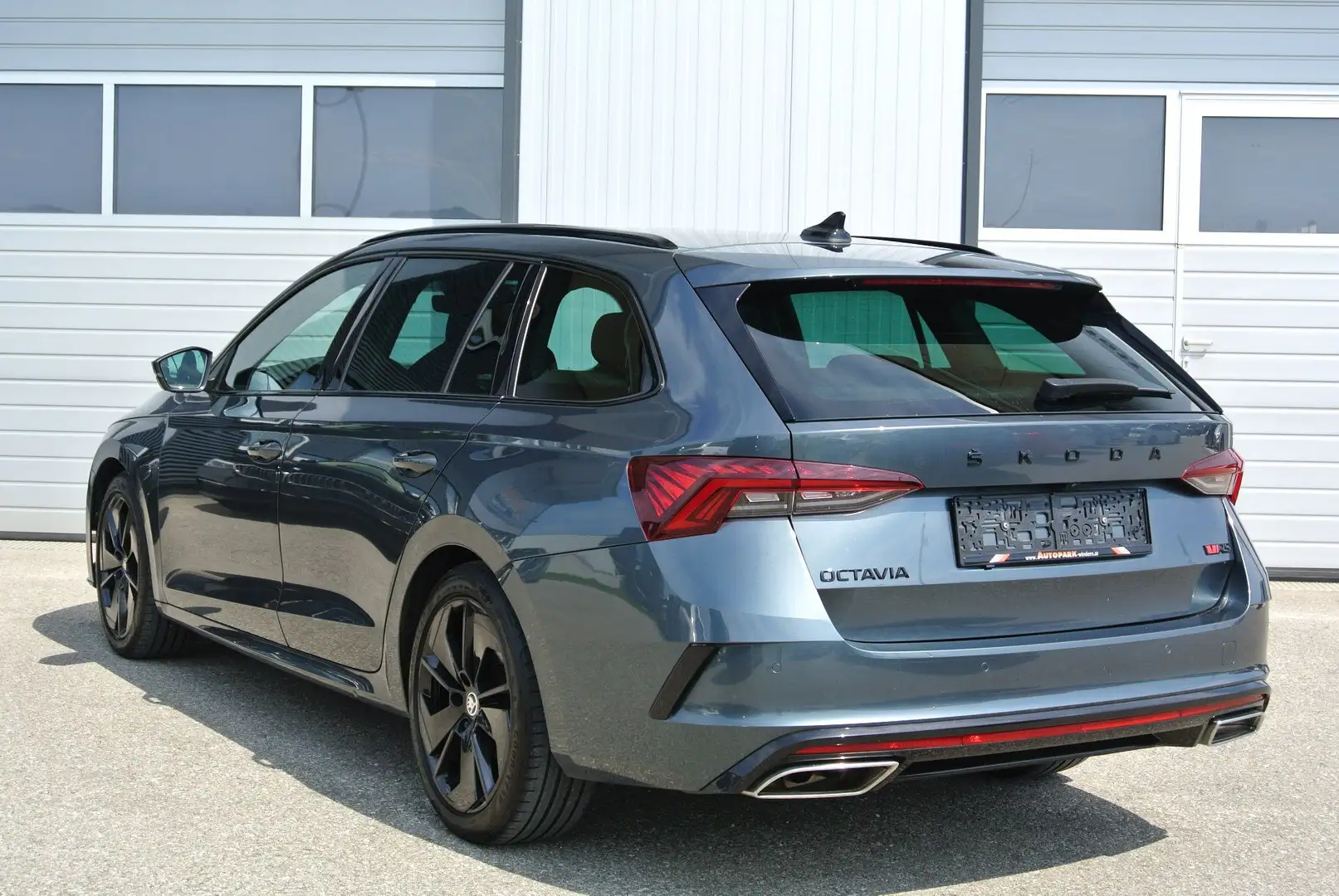 Skoda Octavia Combi  RS 4x4 2.0 TDI DSG * LEDER * LED * HUD* Gris - 2