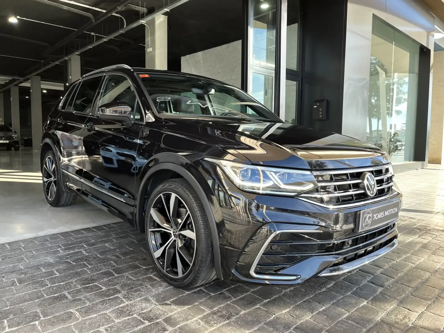 Volkswagen Tiguan 2.0TDI R-Line DSG 110kW Negro - 1
