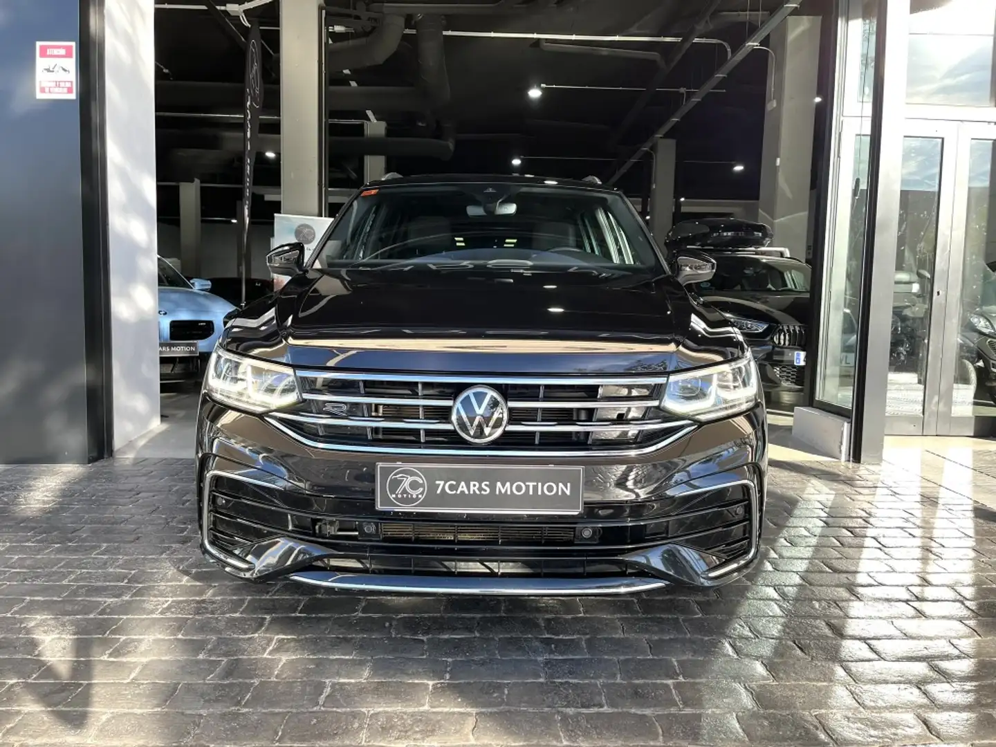 Volkswagen Tiguan 2.0TDI R-Line DSG 110kW Negro - 2
