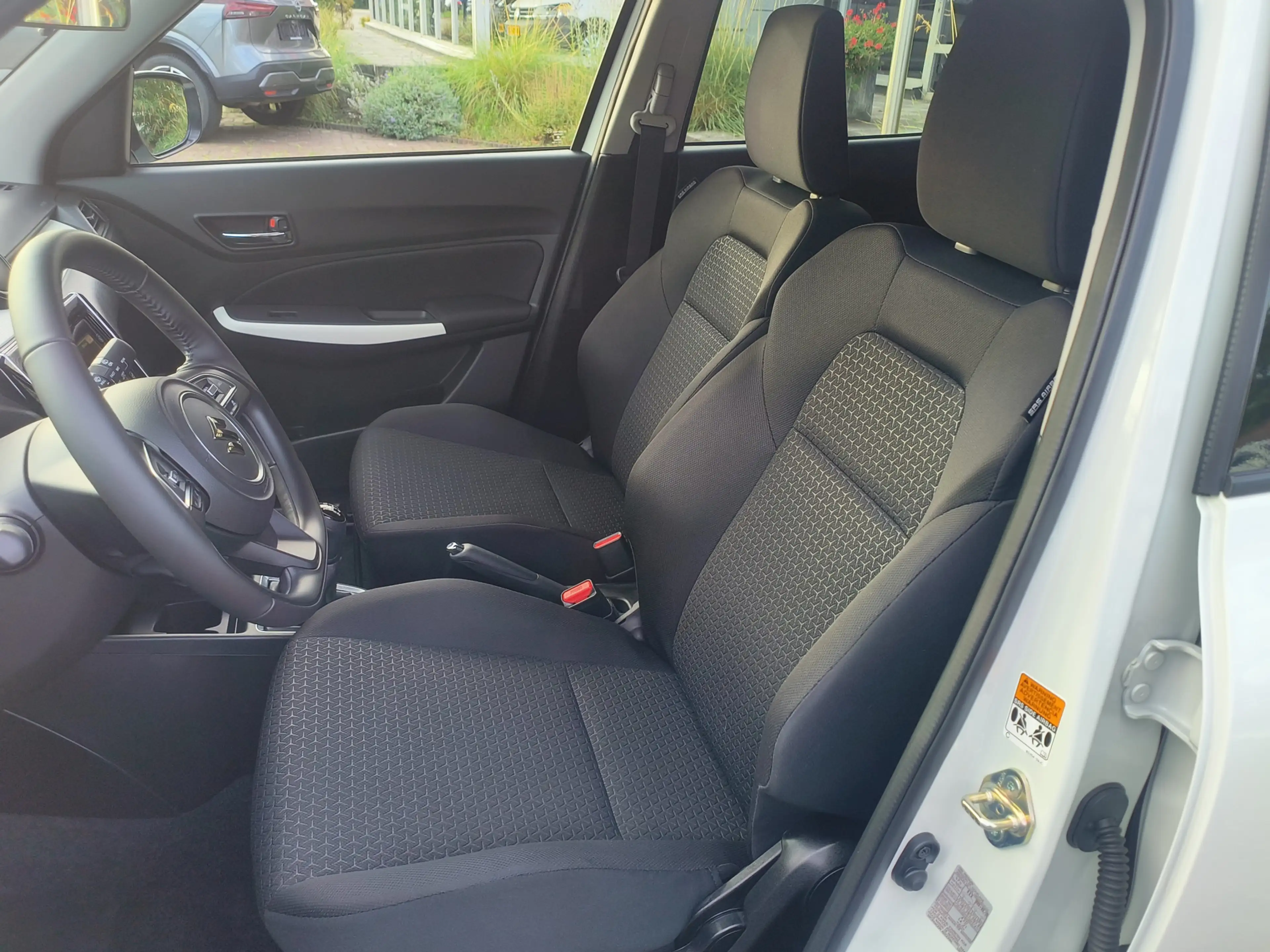 Suzuki Swift 1.2 Select Smart Hybrid uit 2025 Rijklaar + 12 maa — photo 11