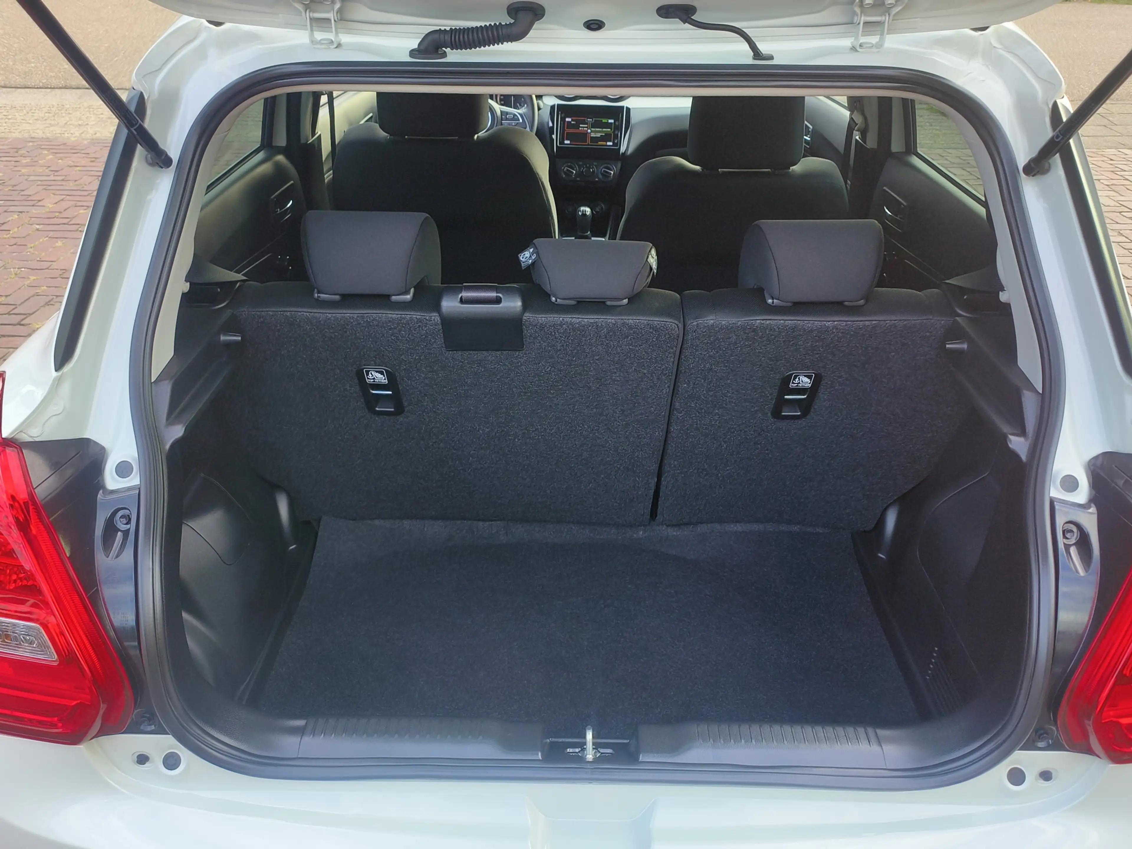 Suzuki Swift 1.2 Select Smart Hybrid uit 2025 Rijklaar + 12 maa — photo 9