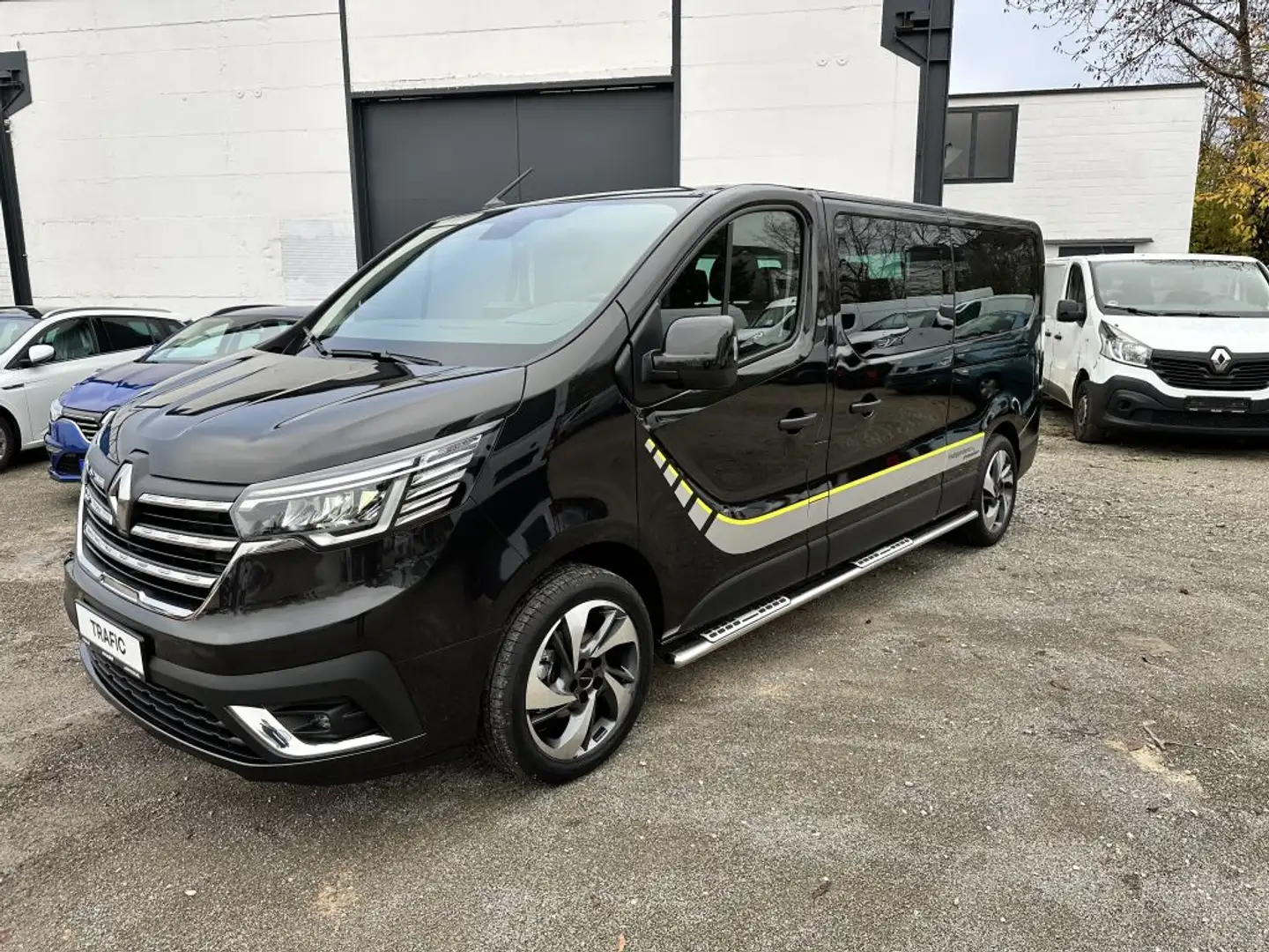 Renault Trafic Blue dCi 150 EDC Grand Life Schwarz - 1