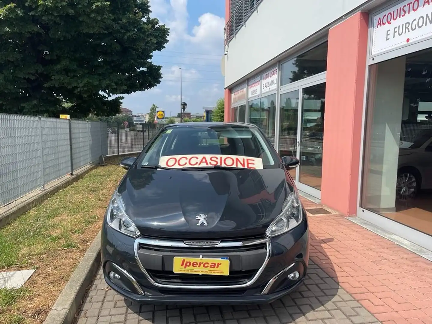 Peugeot 208 1° serie PureTech 82 5 porte Active Grijs - 1