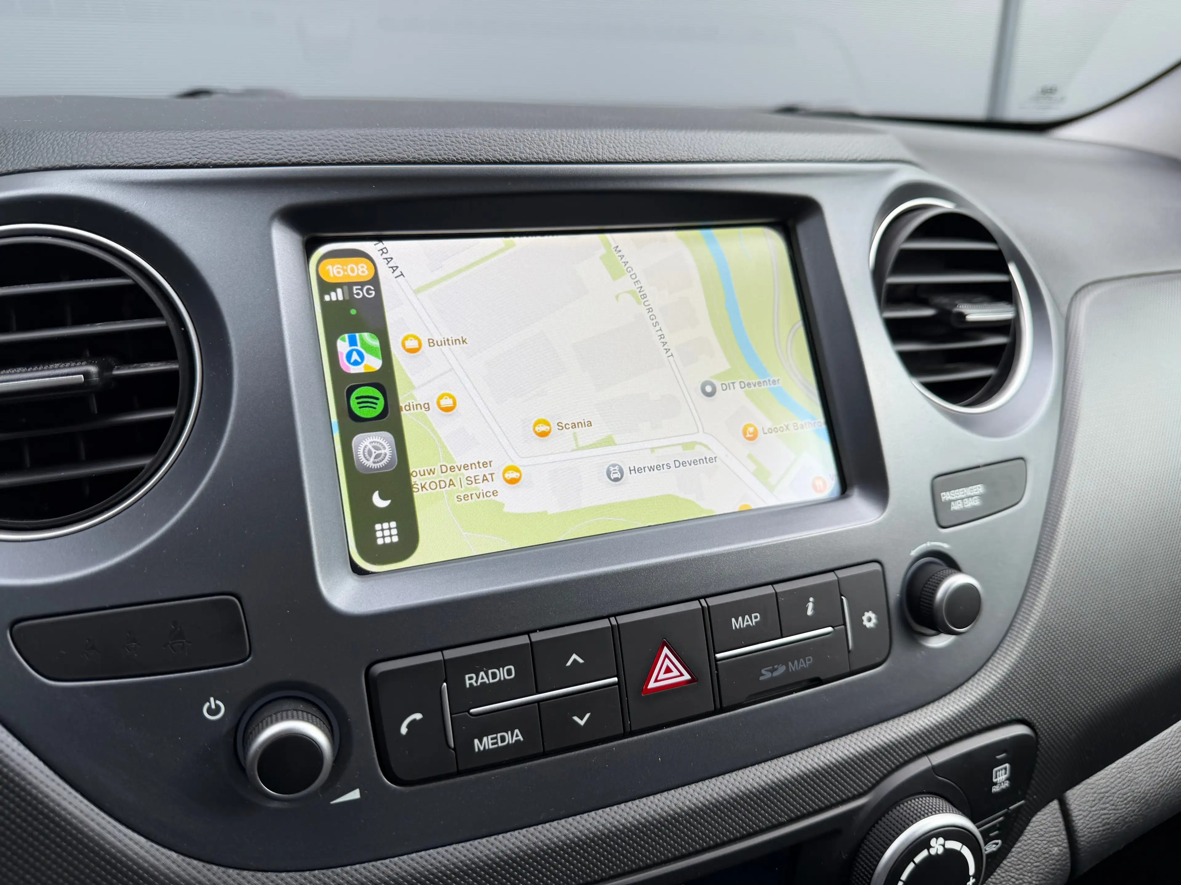 Hyundai i10 1.0i Go! | Dealer Onderhouden | Navigatie | Apple — photo 11