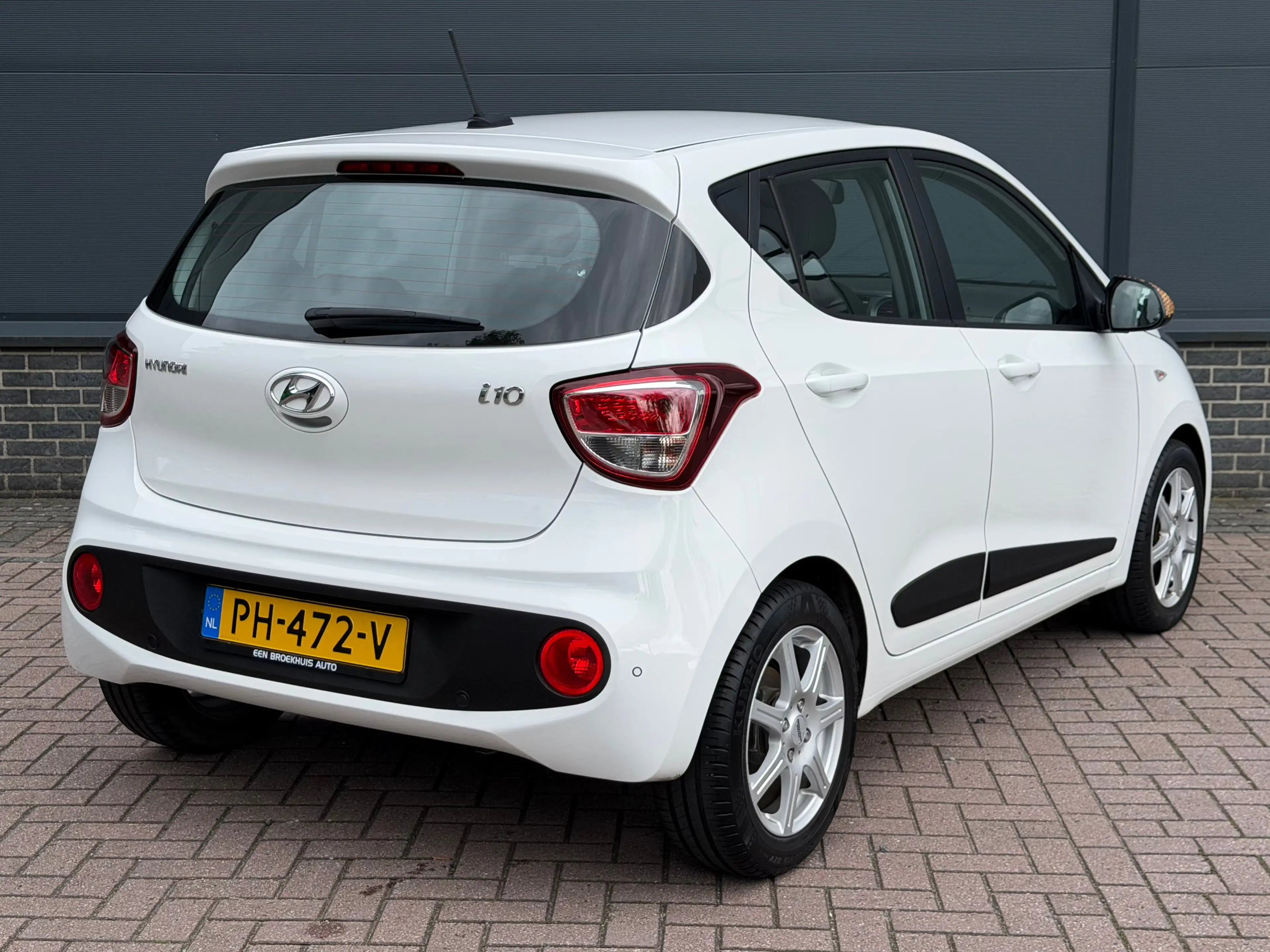 Hyundai i10 1.0i Go! | Dealer Onderhouden | Navigatie | Apple — photo 9