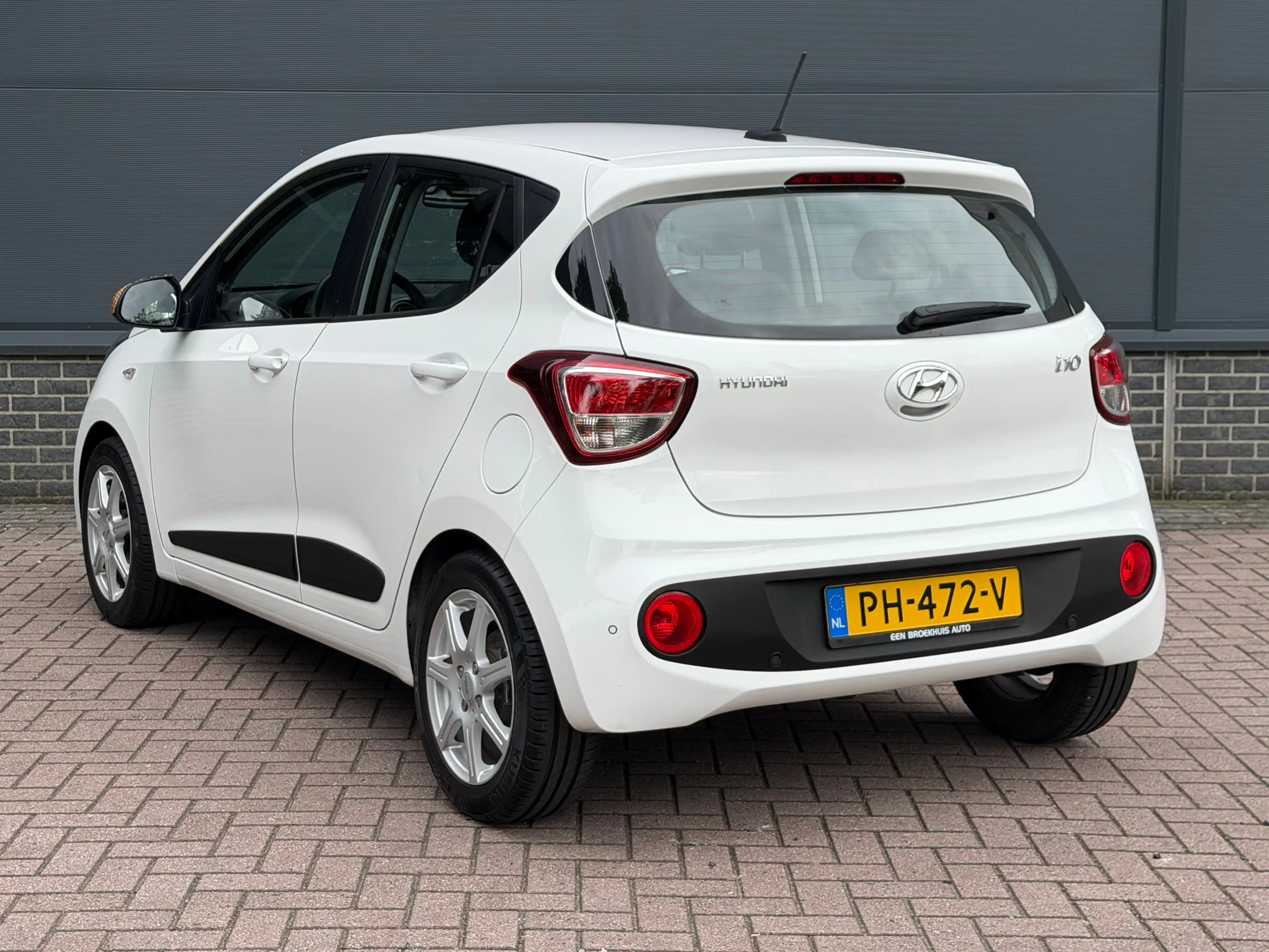 Hyundai i10 1.0i Go! | Dealer Onderhouden | Navigatie | Apple — photo 18