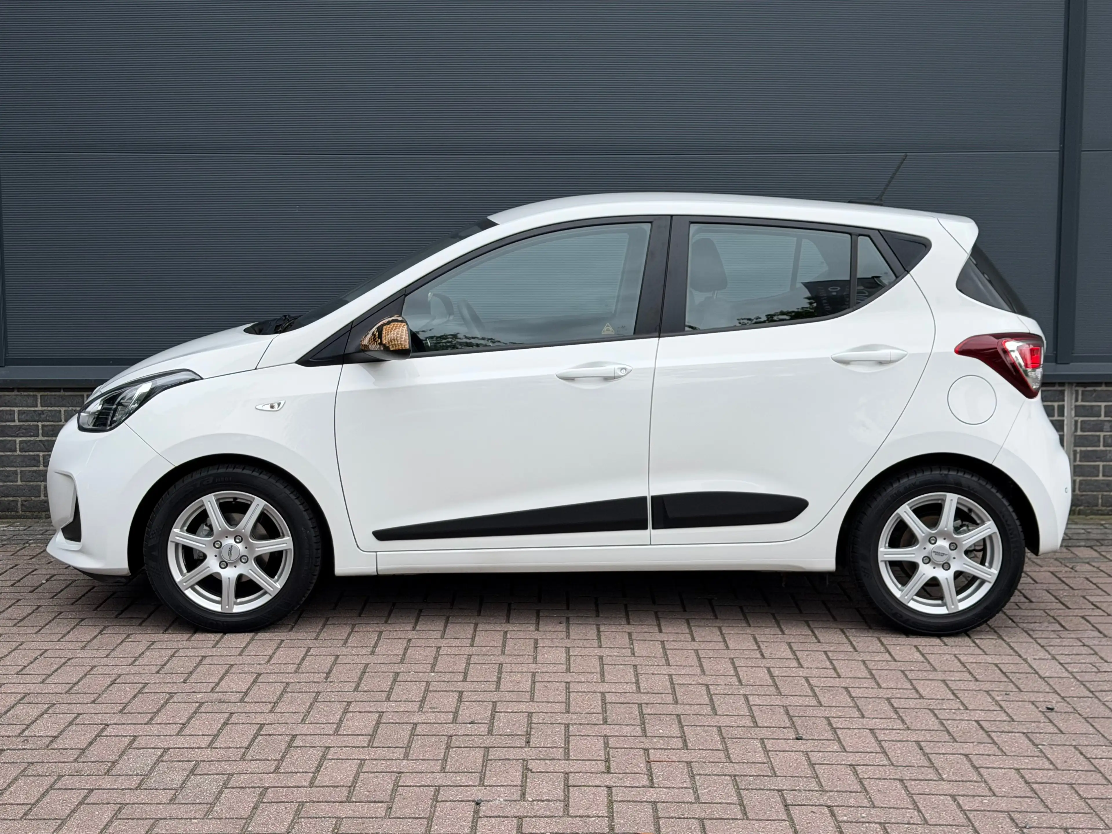 Hyundai i10 1.0i Go! | Dealer Onderhouden | Navigatie | Apple — photo 7