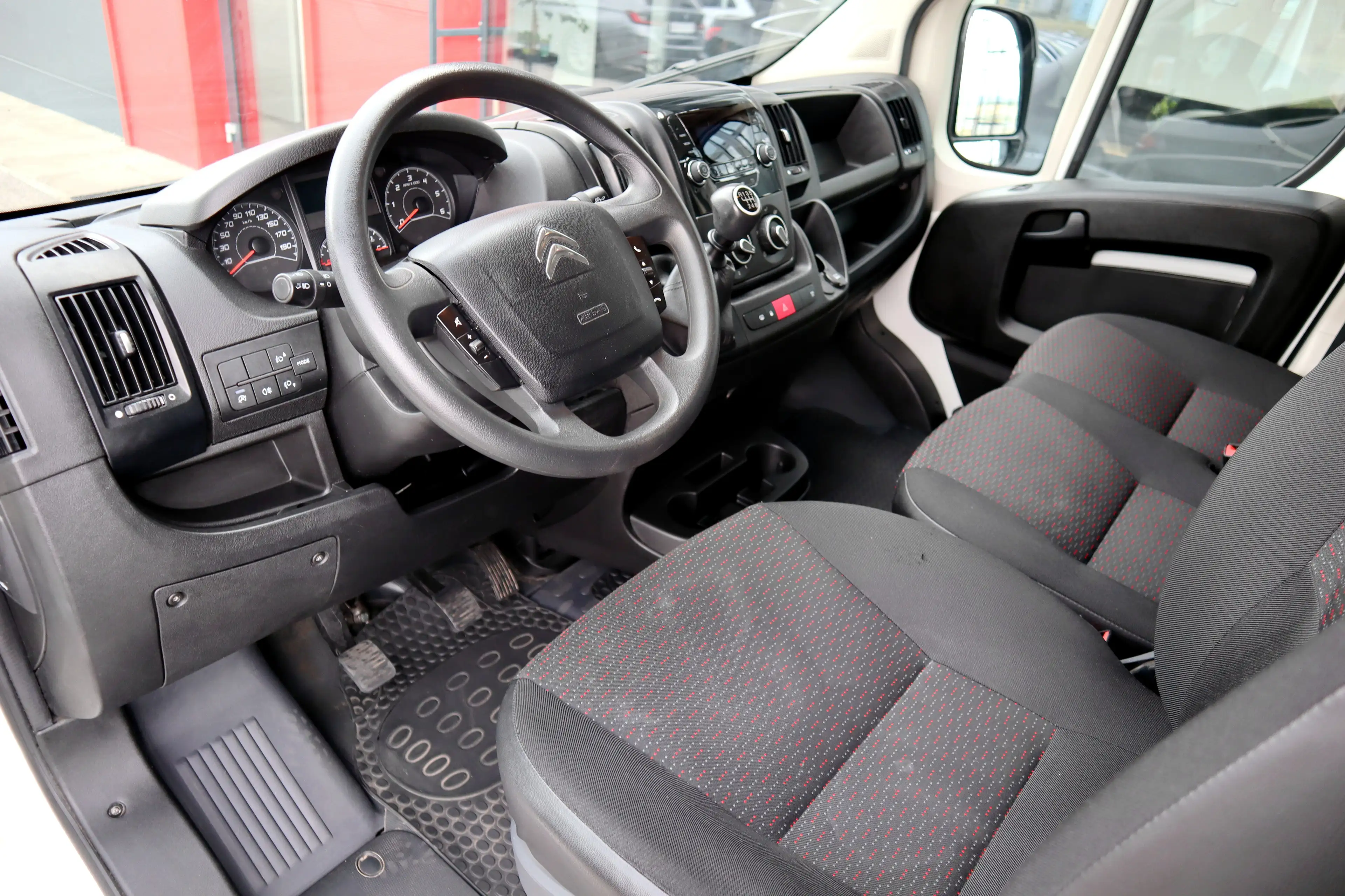 Citroen Jumper 33 L2H2 BlueHDi 140 S&S *1.Besitz* — photo 6