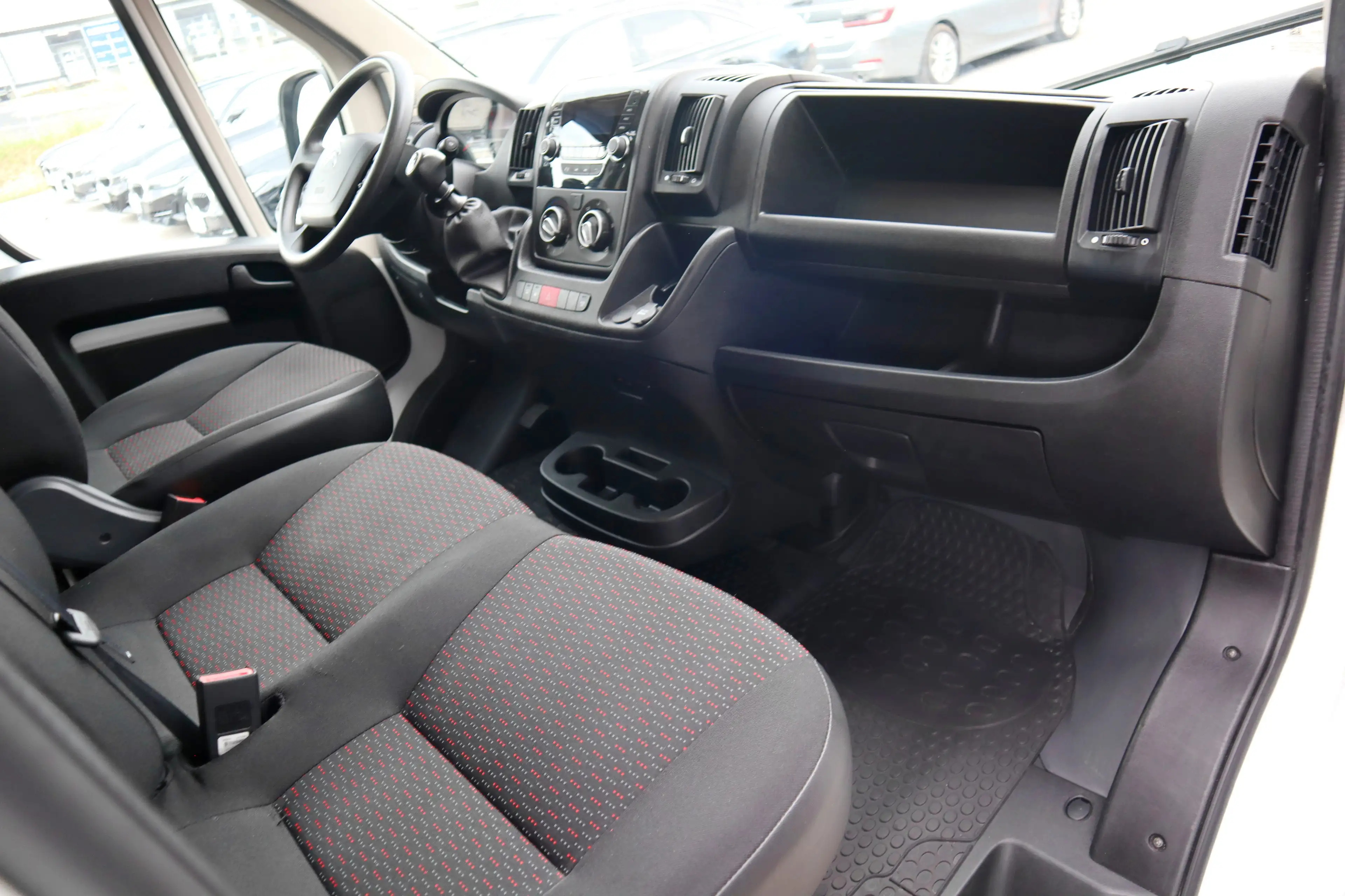 Citroen Jumper 33 L2H2 BlueHDi 140 S&S *1.Besitz* — photo 7