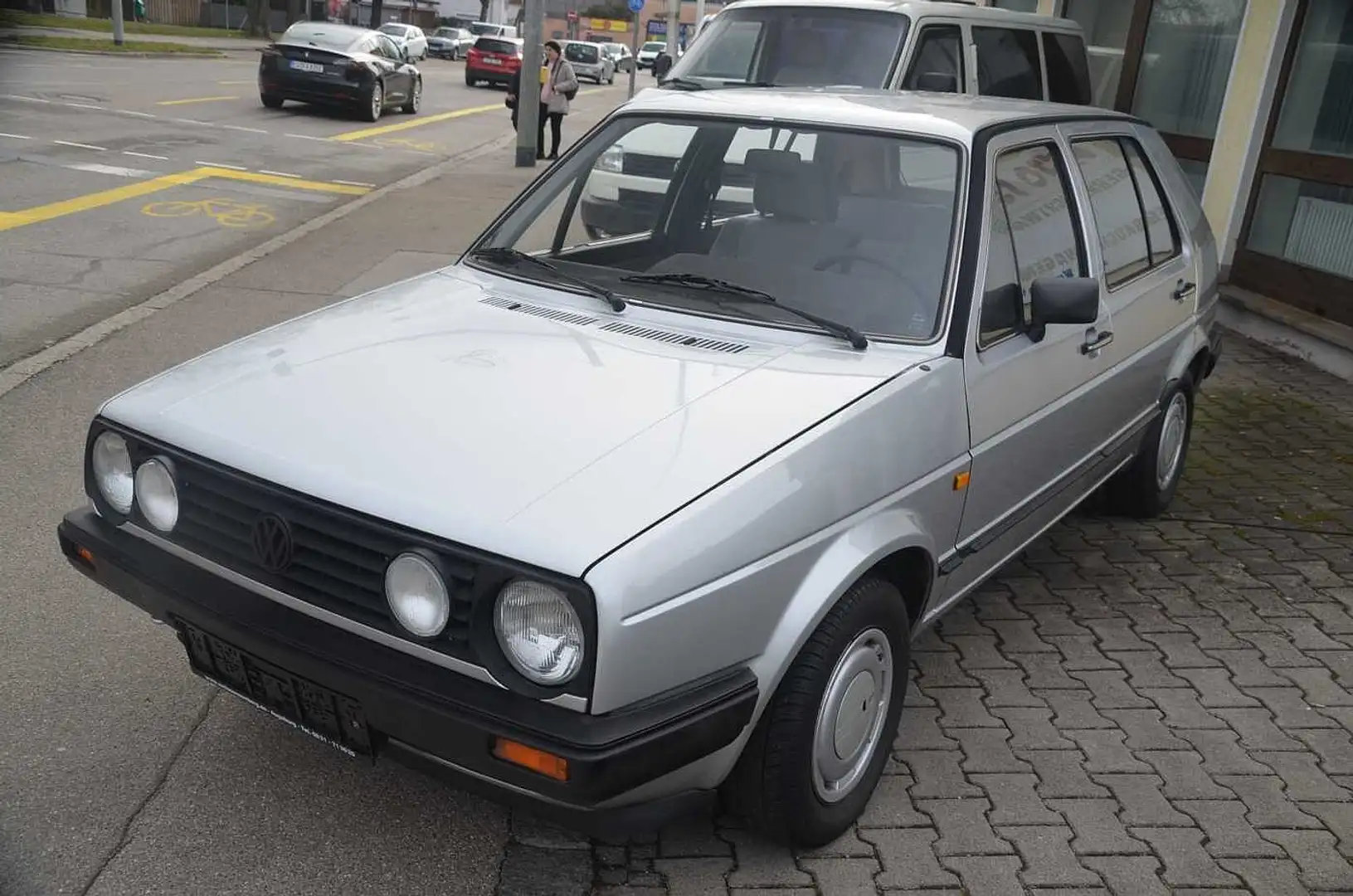 Volkswagen Golf GL 1,3, 4türig, rostfrei Zilver - 1
