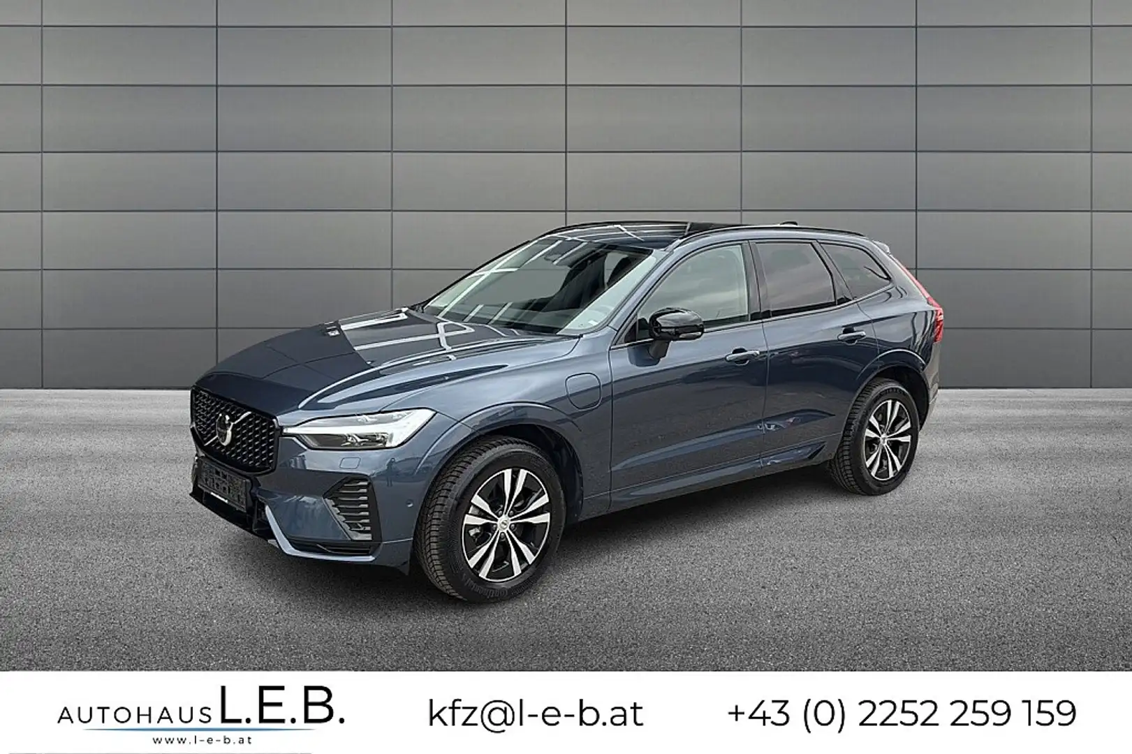 Volvo XC60 T6 AWD PHEV Plus Dark Aut. Blau - 1