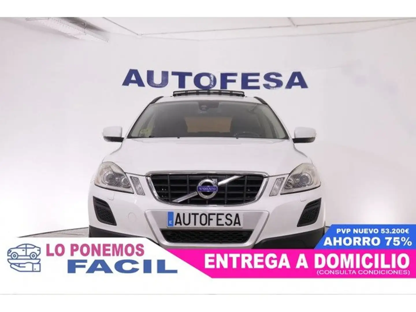 Volvo XC60 D5 Momentum Aut. Blanco - 2
