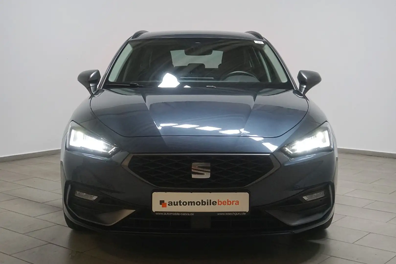 SEAT Leon 2.0TDI DSG FR-Line Virtual AHK Navi Grau - 2