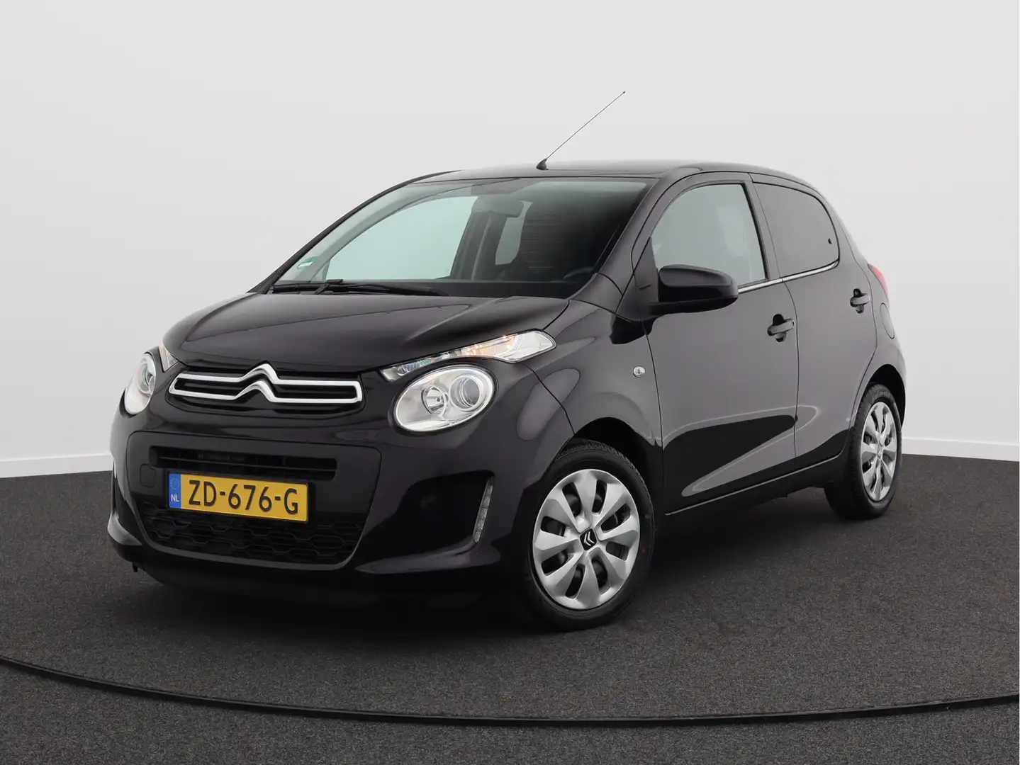 Citroen C1 1.0 VTi Feel/ lage km/ airco/ zeer mooi! Zwart - 2