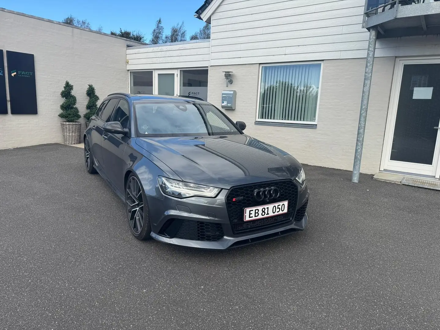 Audi RS6 Performance V8 4.0 TFSI 605 / ABT / Audi Exclusive Gris - 2