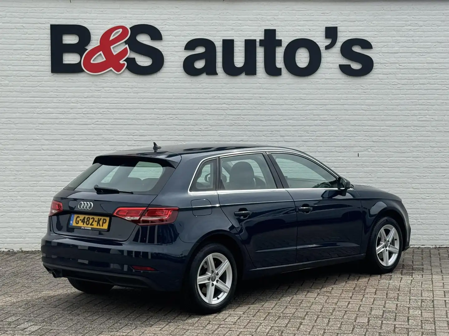 Audi A3 Sportback 30 TFSI Automaat Navigatie Pdc Cruise Ai Modrá - 2