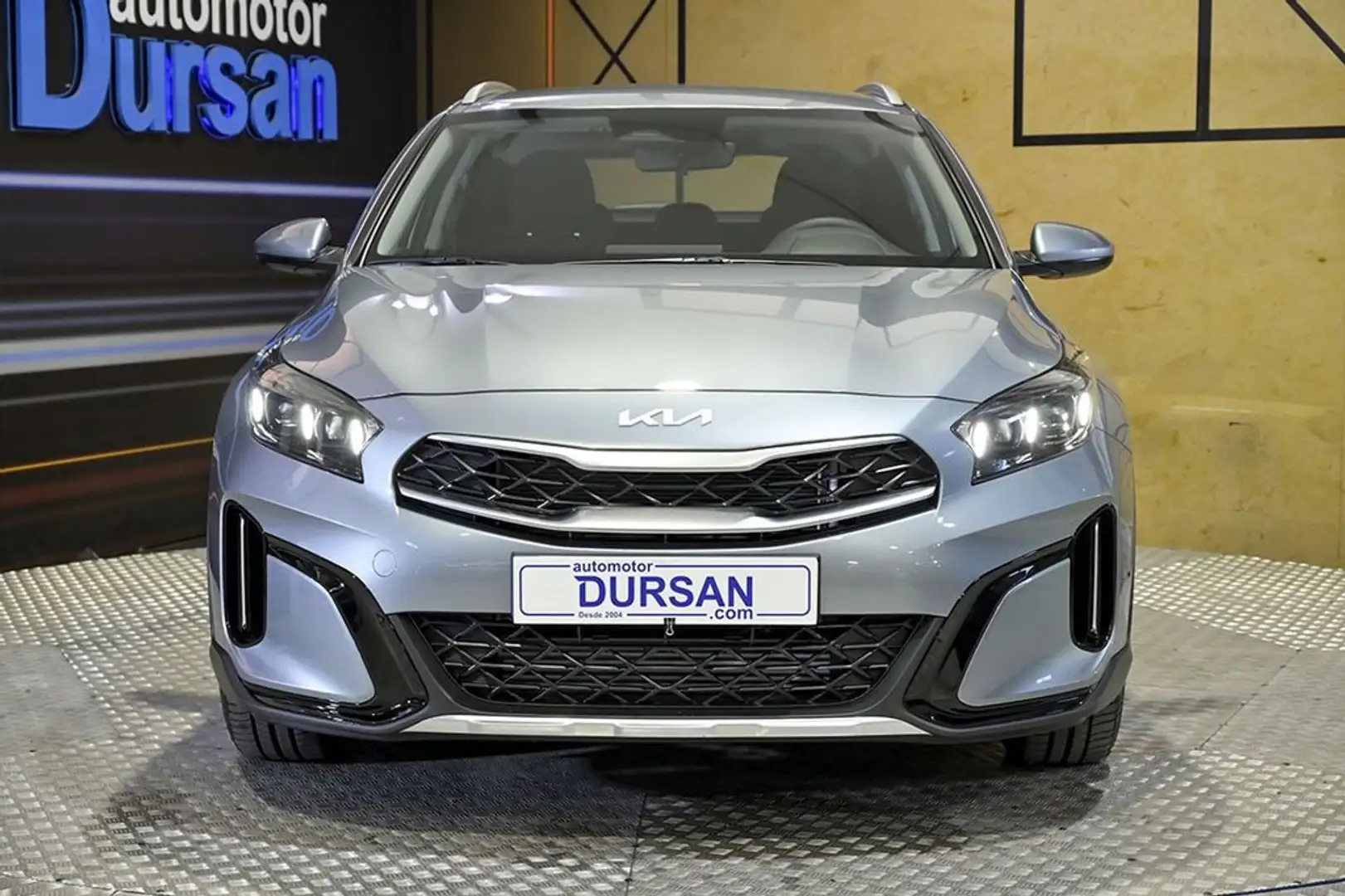 Kia XCeed 1.0 TGDi Drive 74kW 100CV Grau - 2