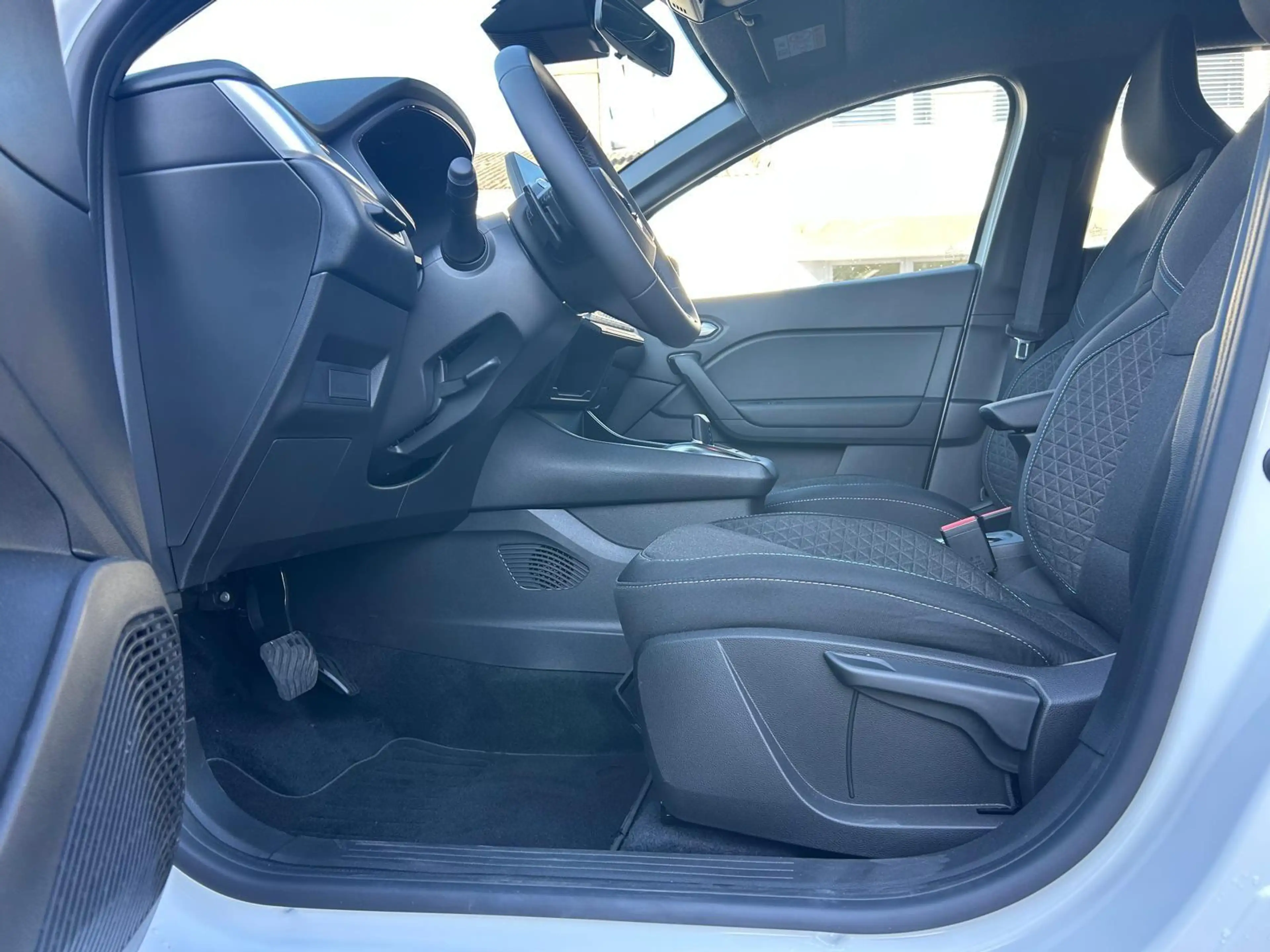 Mitsubishi Grandis MHEV Diamant Plus 1.3 TCE — photo 8