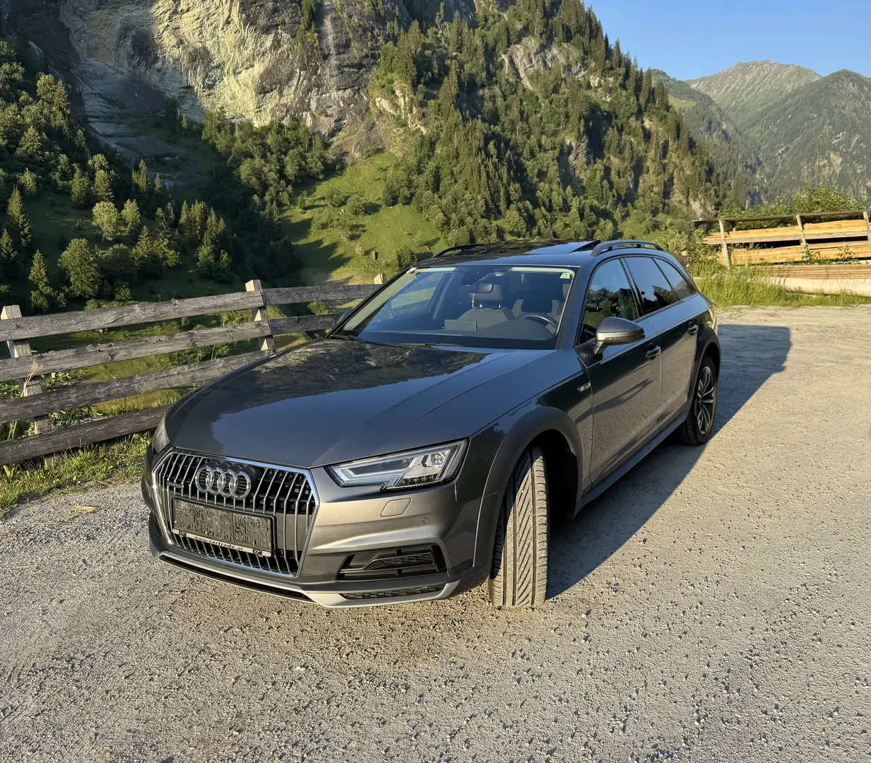 Audi A4 allroad quattro 2,0 TDI S-tronic Grau - 2