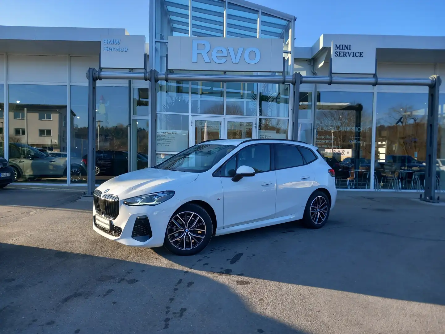 BMW 218 i Active Tourer Aut MSport LED DriveAssPlus Connec Weiß - 1