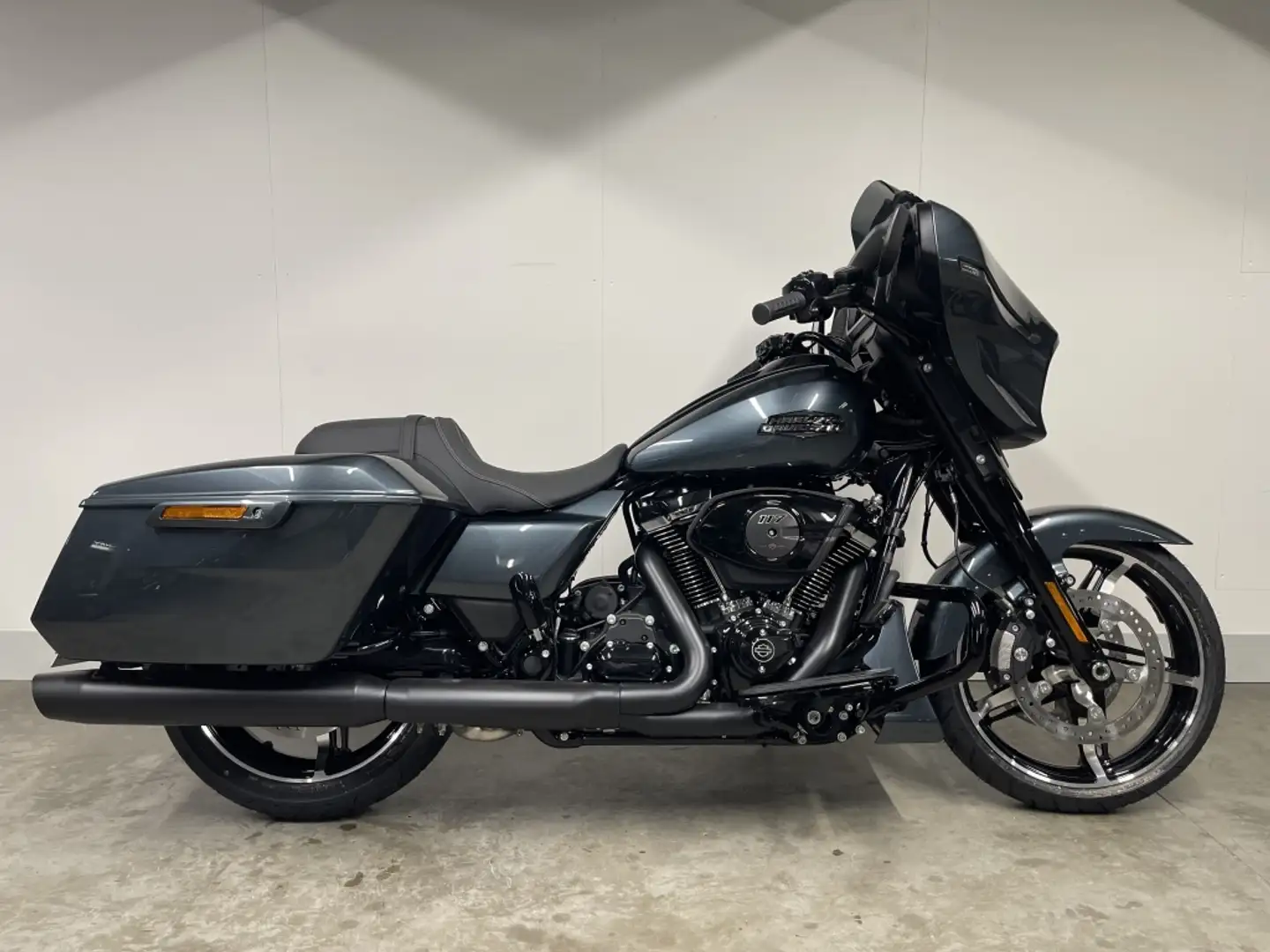 Harley-Davidson Street Glide TOURING FLHX " STOCK DEAL " Černá - 1