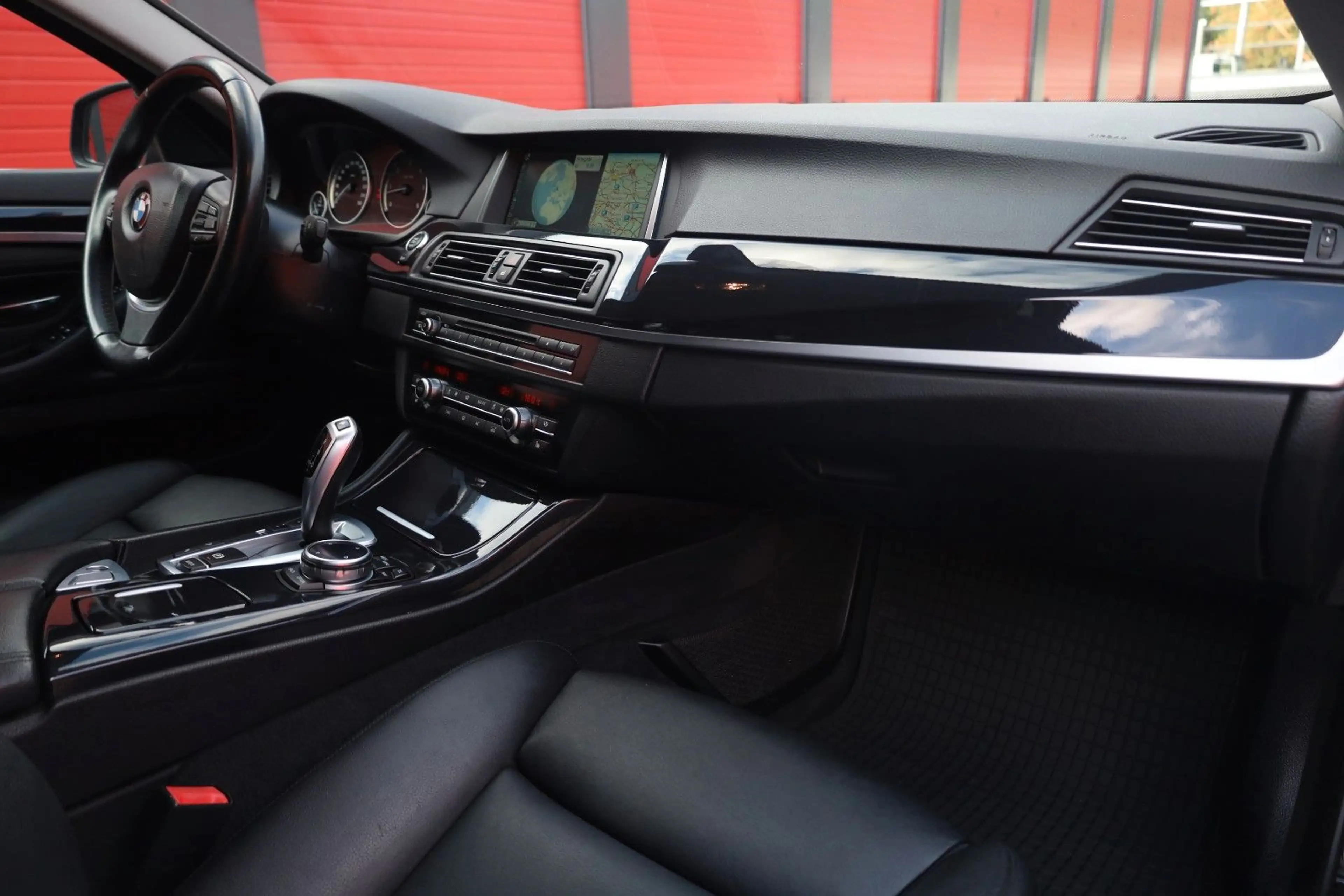 BMW 535 5 Touring 535 d xDrive Kamera AHK — photo 12