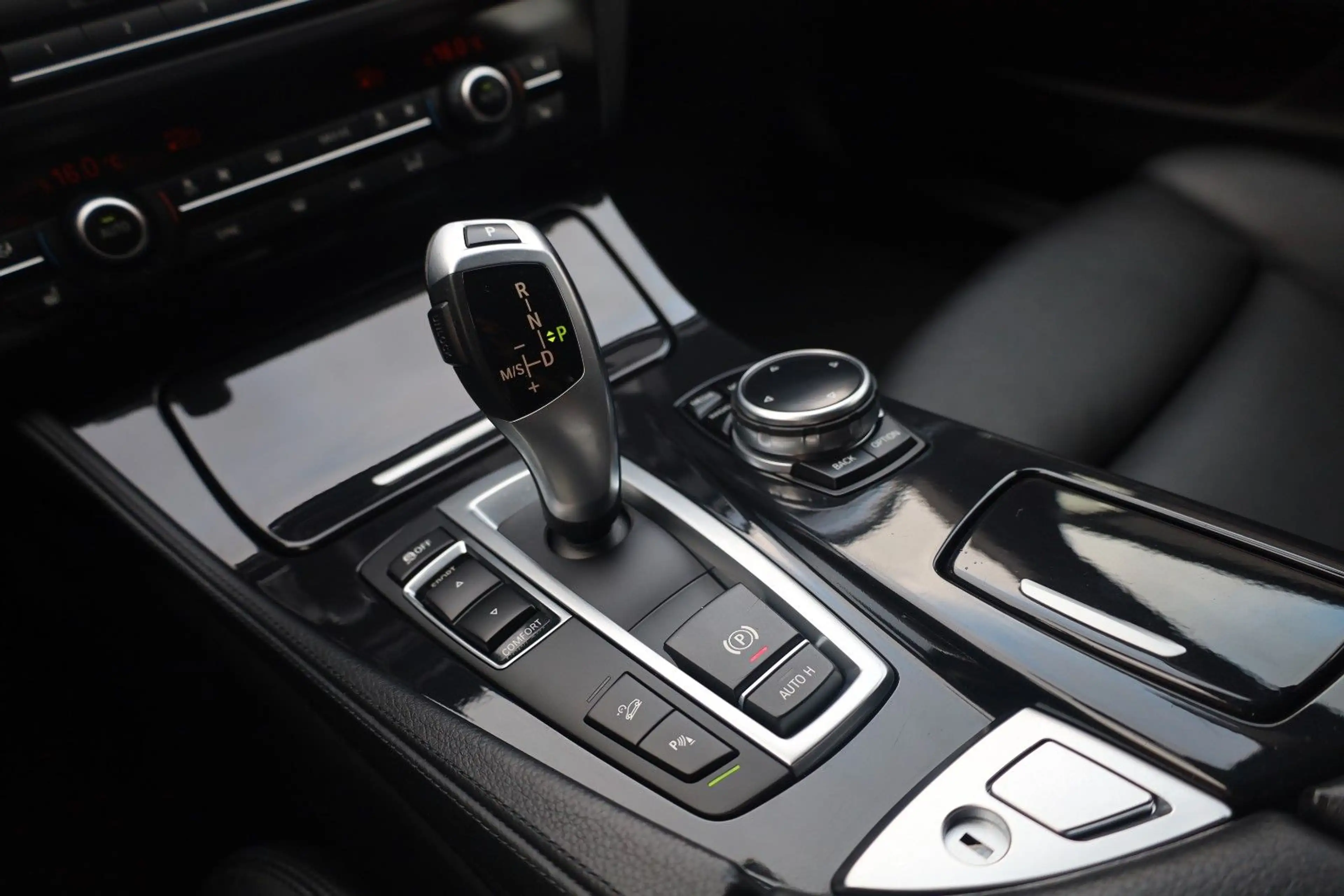 BMW 535 5 Touring 535 d xDrive Kamera AHK — photo 11