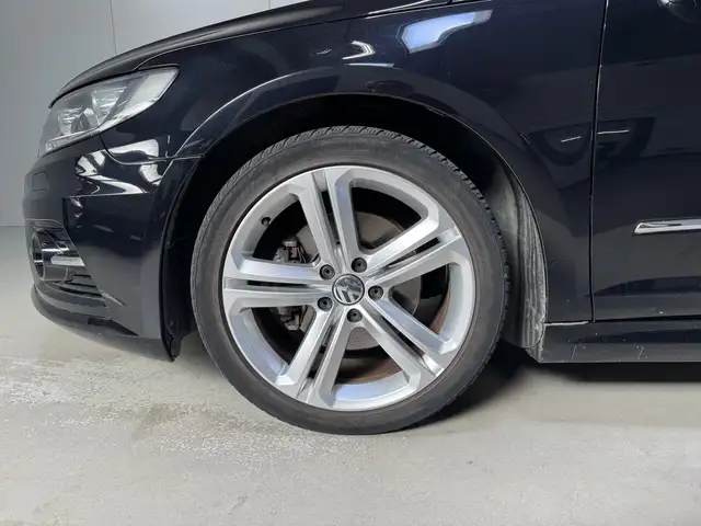 Volkswagen Passat view 7