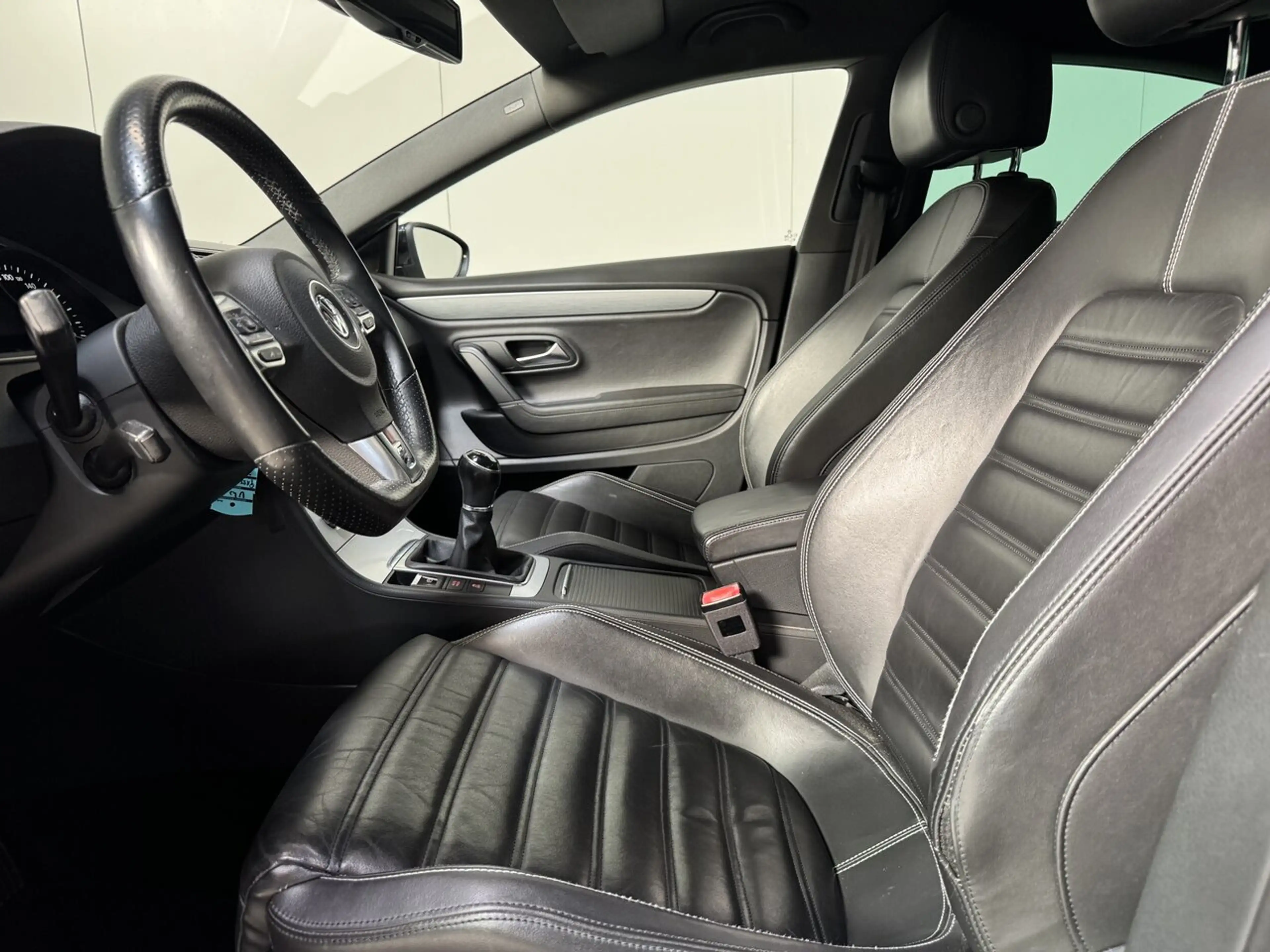Volkswagen Passat CC R-Line 2.0D Man. - Airco - GPS - Goede Staat! — photo 9