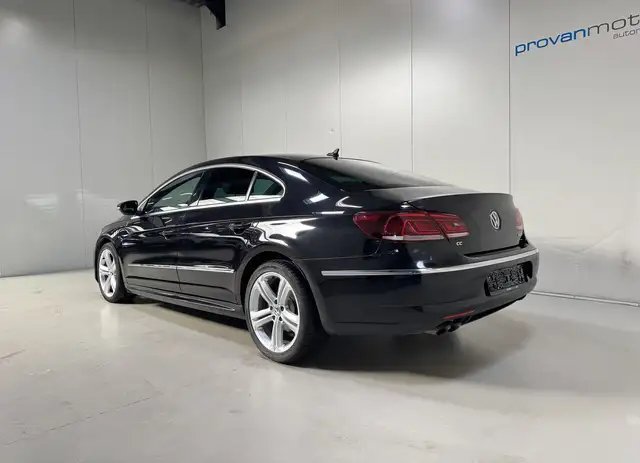 Volkswagen Passat view 6