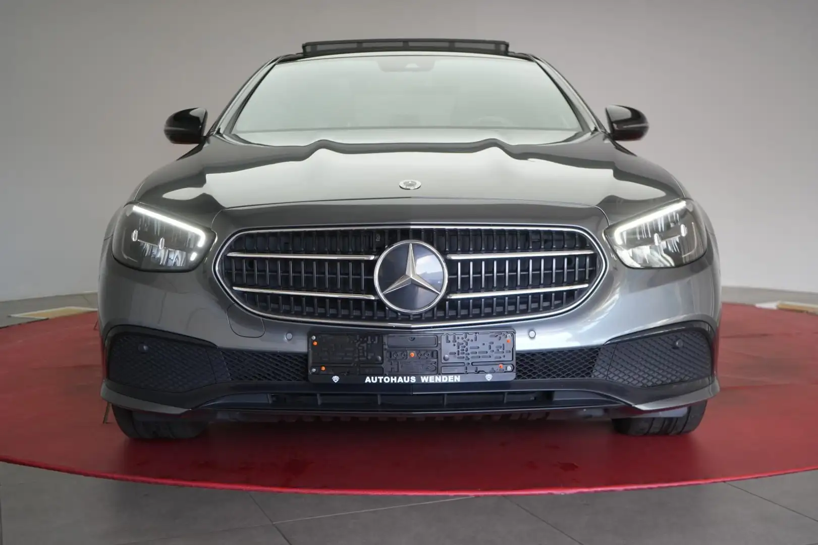 Mercedes-Benz E 220 d 9G-Tronic Navi/Temp/Kamera/Pano/Wide Gri - 2