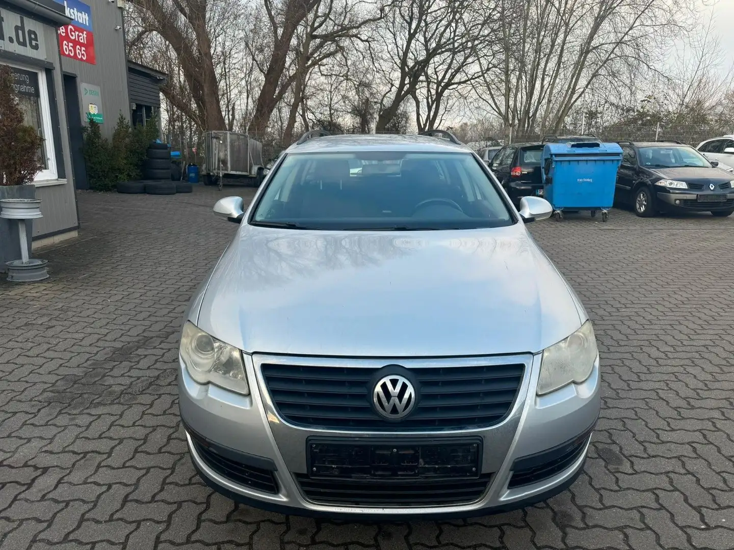 Volkswagen Passat Variant Trendline Silber - 2