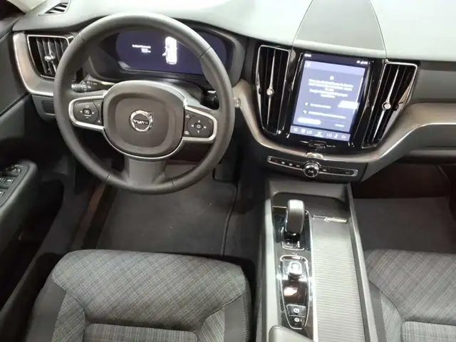 Volvo XC60 view 10