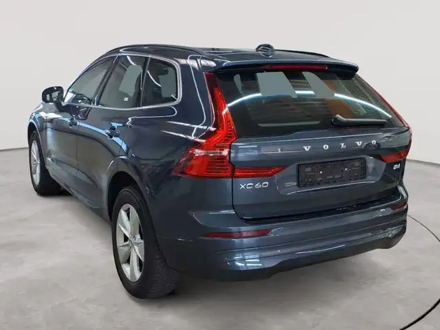 Volvo XC60 view 5