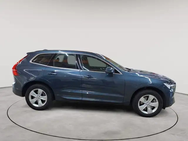 Volvo XC60 view 3